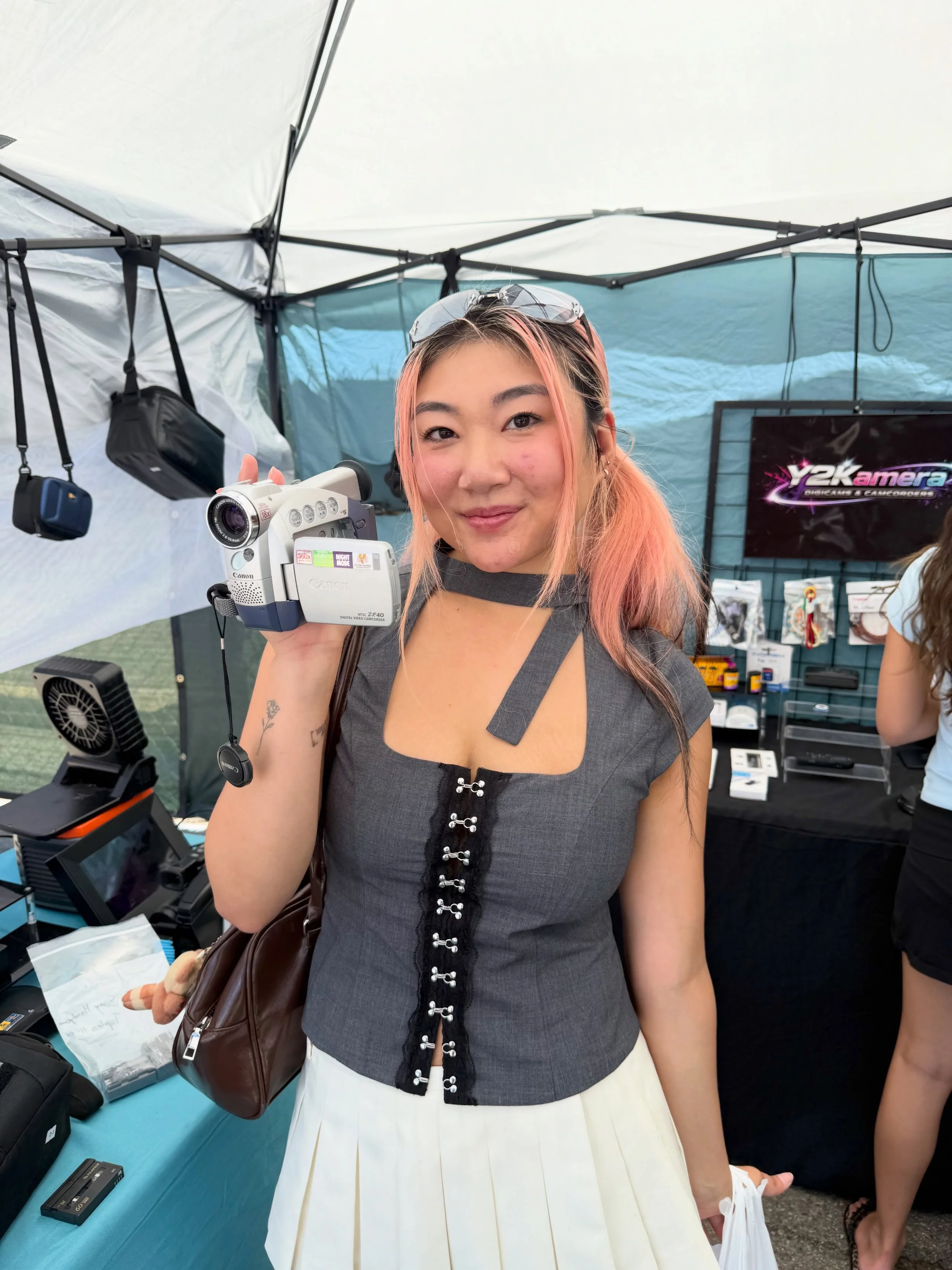 @melrosetradingpost is a great vintage market for #digicam #camcorder #y2k #restored #tested w/ batteries, chargers, media