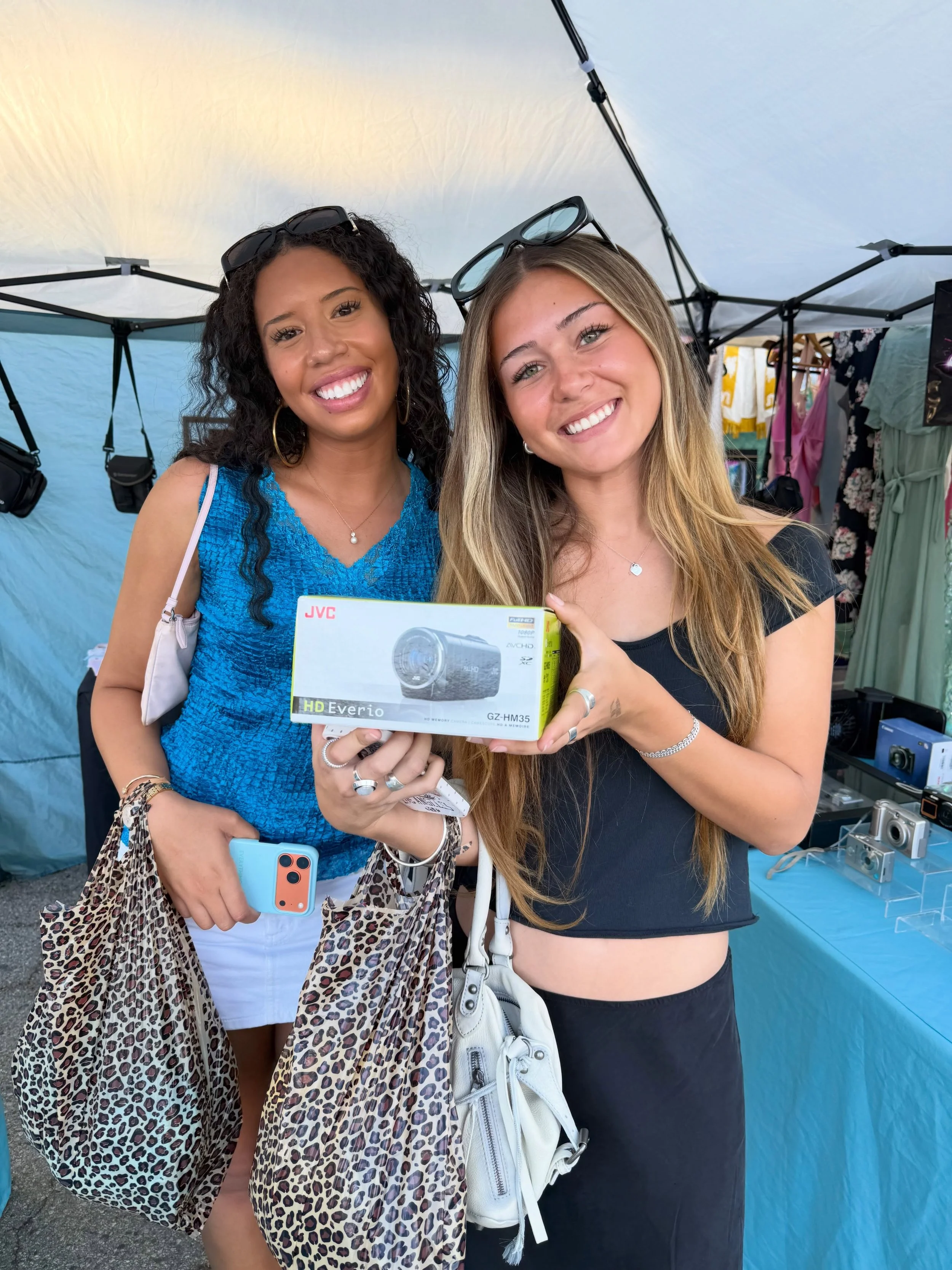 Sunday Sunday Sunday! @melrosetradingpost is where it&rsquo;s at. Come get your #camcorder #digicam #camera #y2k #workingcamera