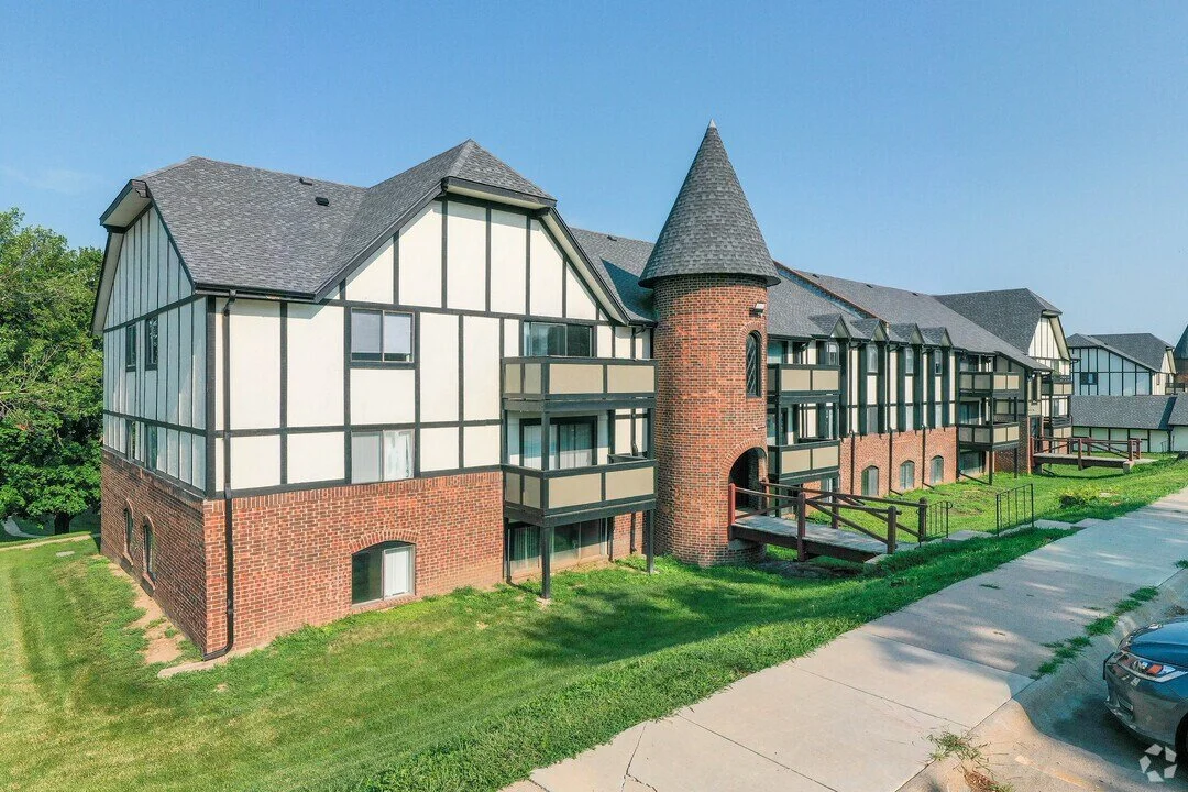 preserve-at-evans-place-omaha-ne-building-photo (1).jpg