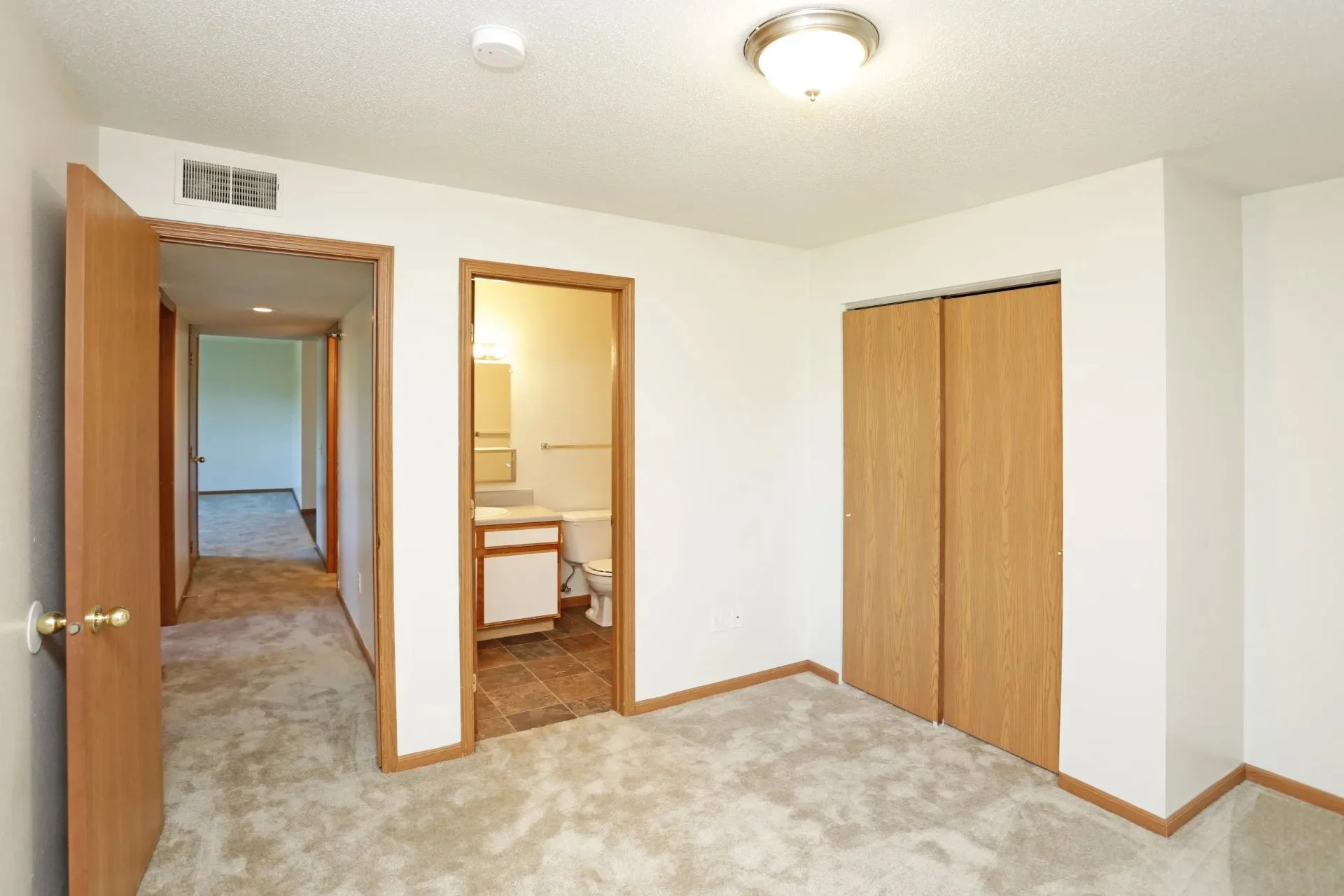 InteriorPhoto+(6)-1920w copy.jpg