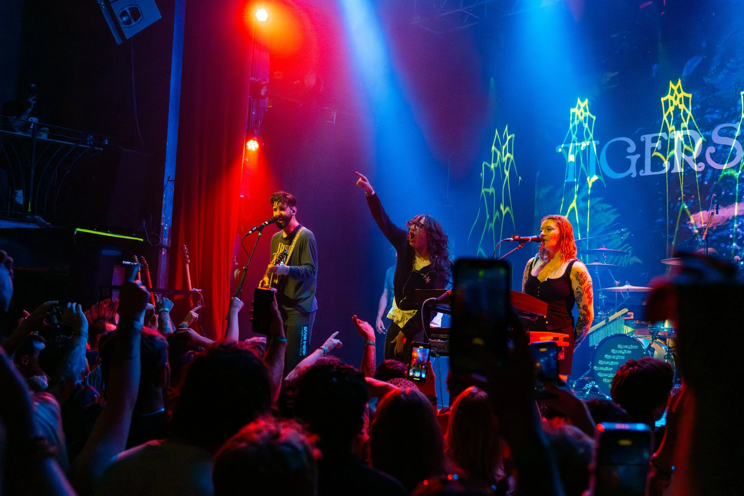 mcr.tigersjaw.gothic-22.jpg