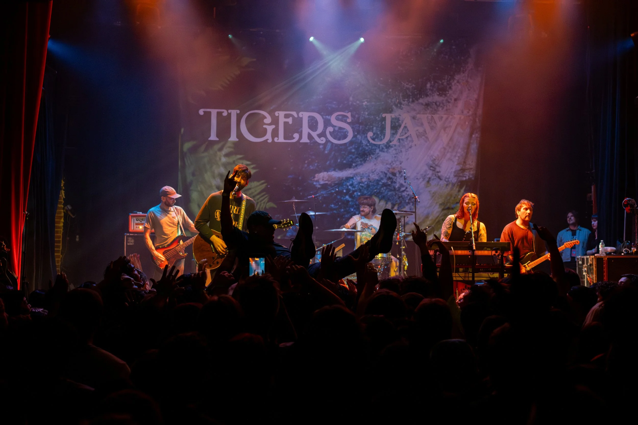 mcr.tigersjaw.gothic-11.jpg