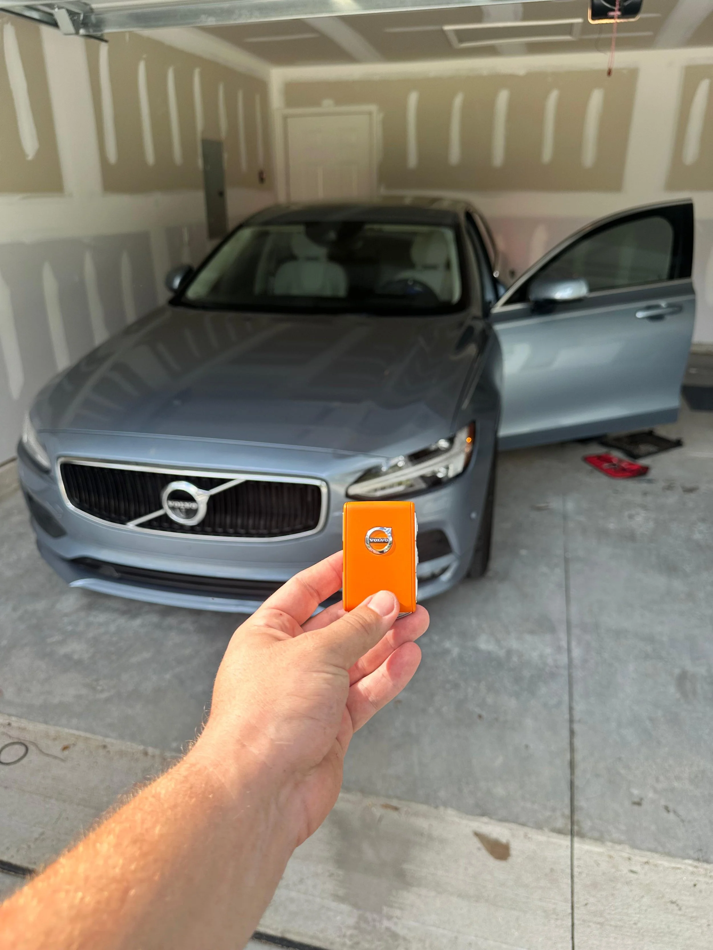 Expert Locksmith unlocking a vehicle during a car lockout in Raleigh NC