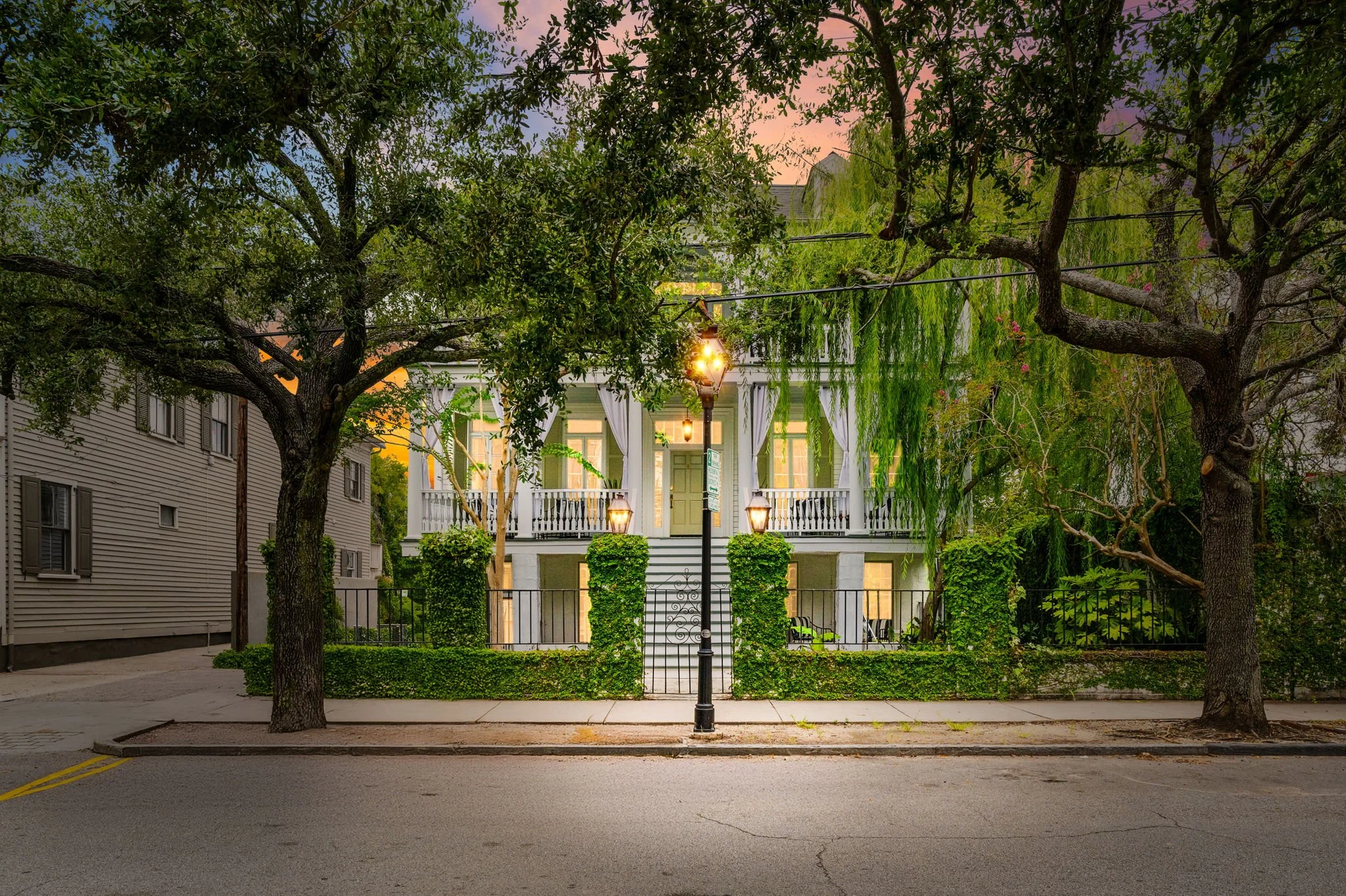 142-web-or-mls-002-60CannonSt-Charleston-SC-29403-Reshoot-YourPad-Edit-Done_TW.jpg