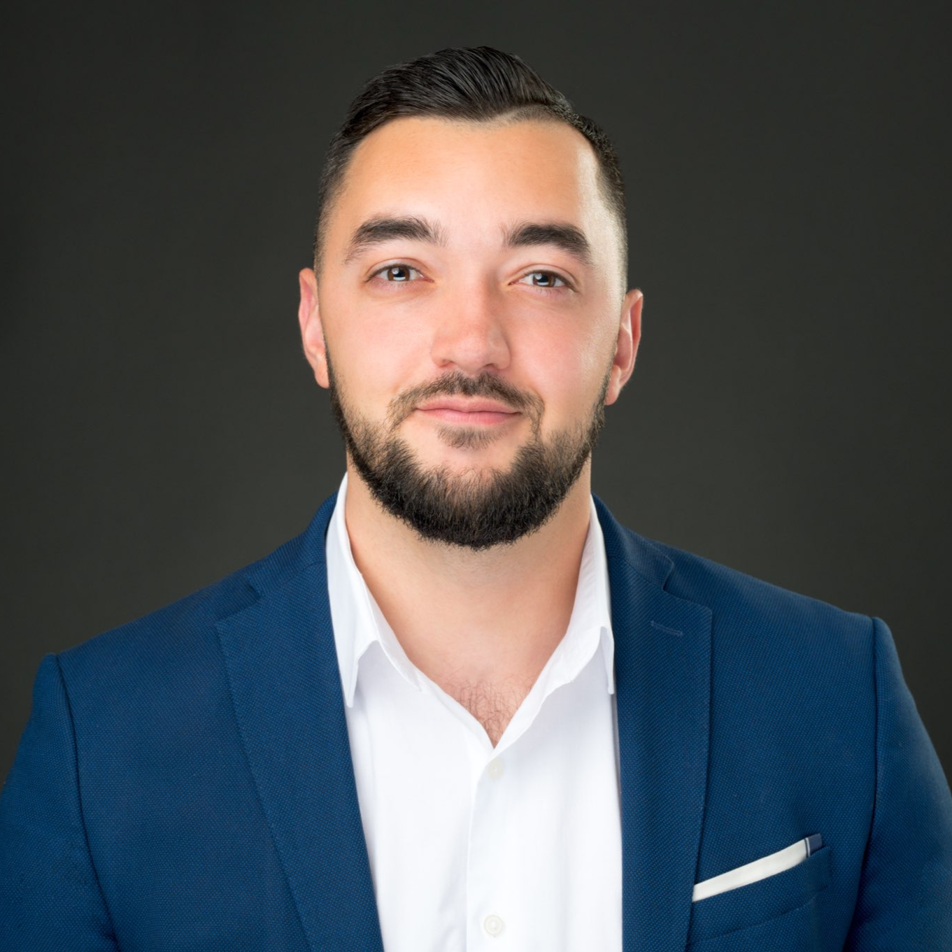 Mike Svandize