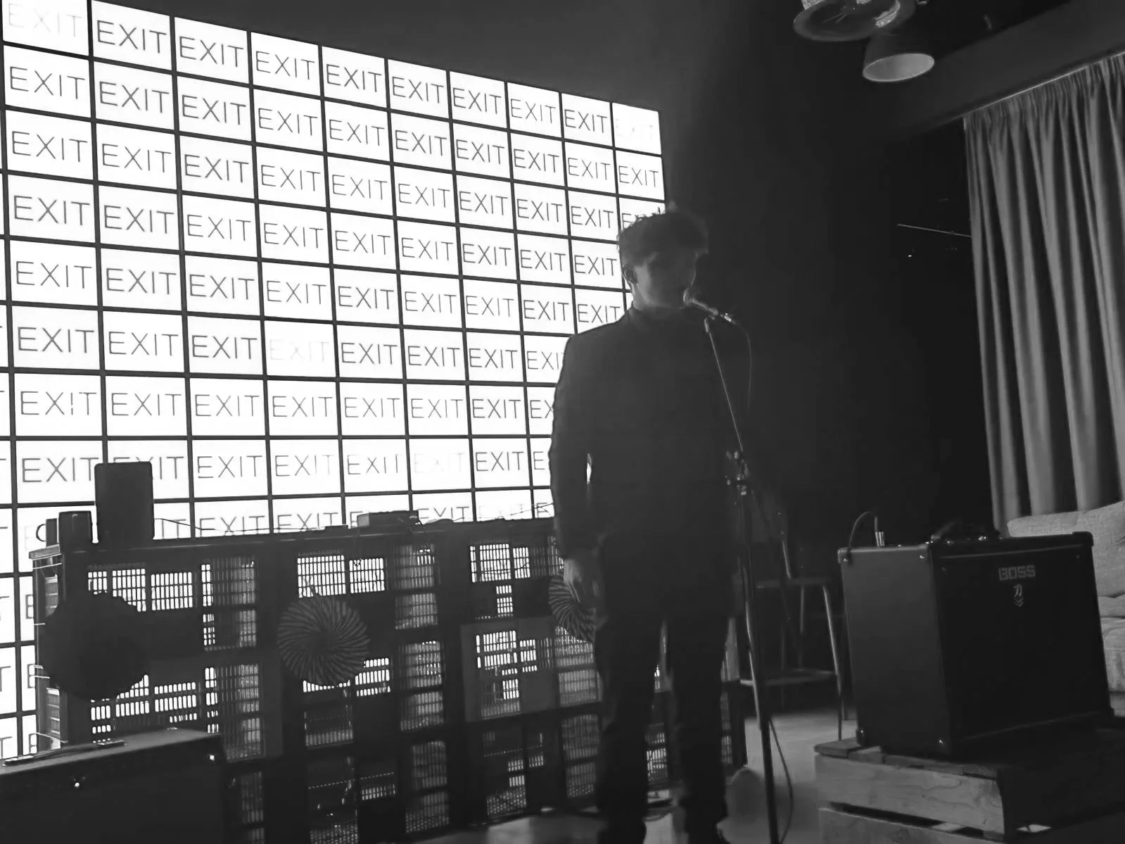 LIVE PERFORMANCE