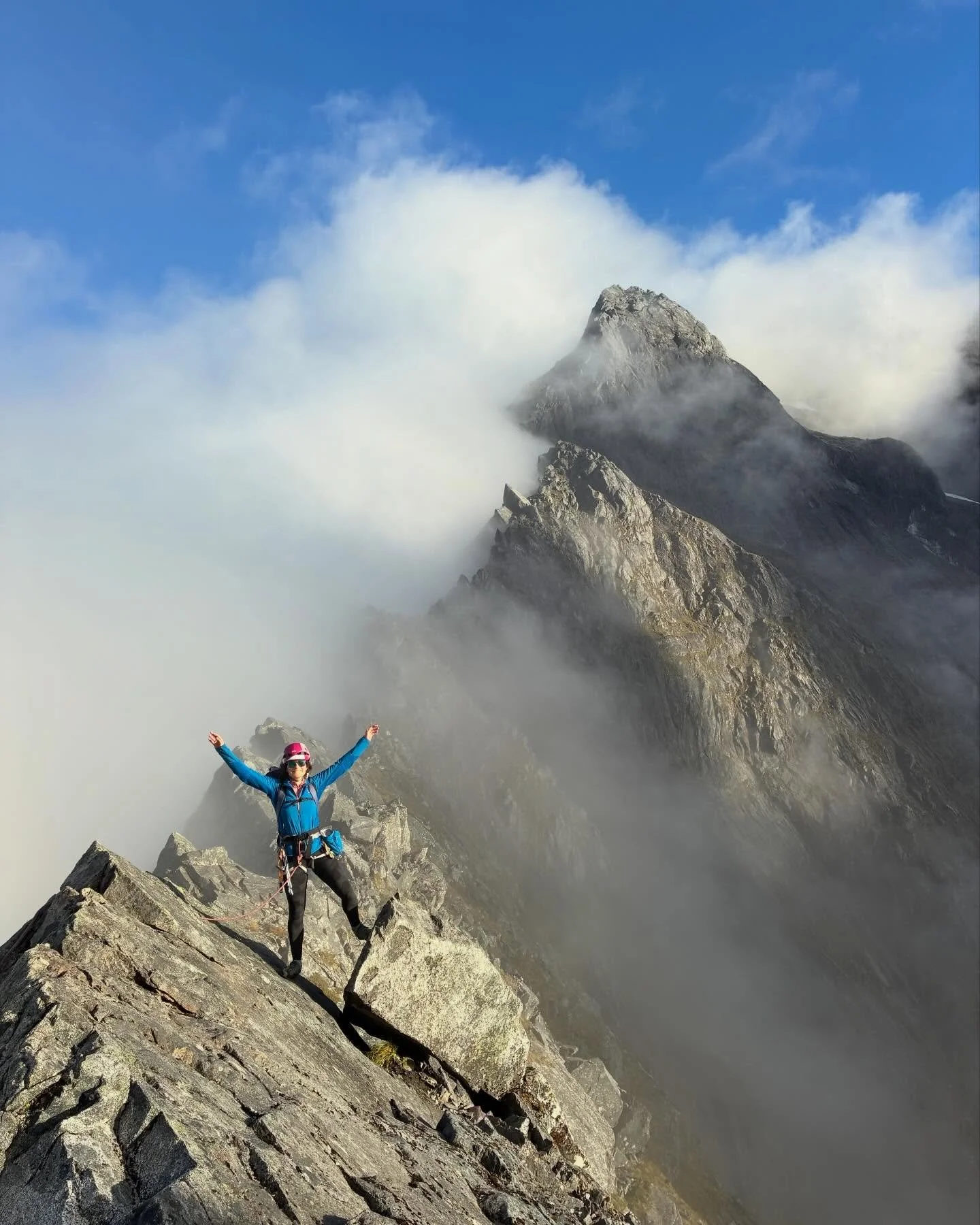 Bowen Allen Corner - 17 or HVS 5a - ***

8 Pitches of excellent climbing, weaving an intricate line of least resistance up Moir&rsquo;s Mate. I&rsquo;m not sure why this doesn&rsquo;t get three stars. One of the best days guiding I&rsquo;ve had for a
