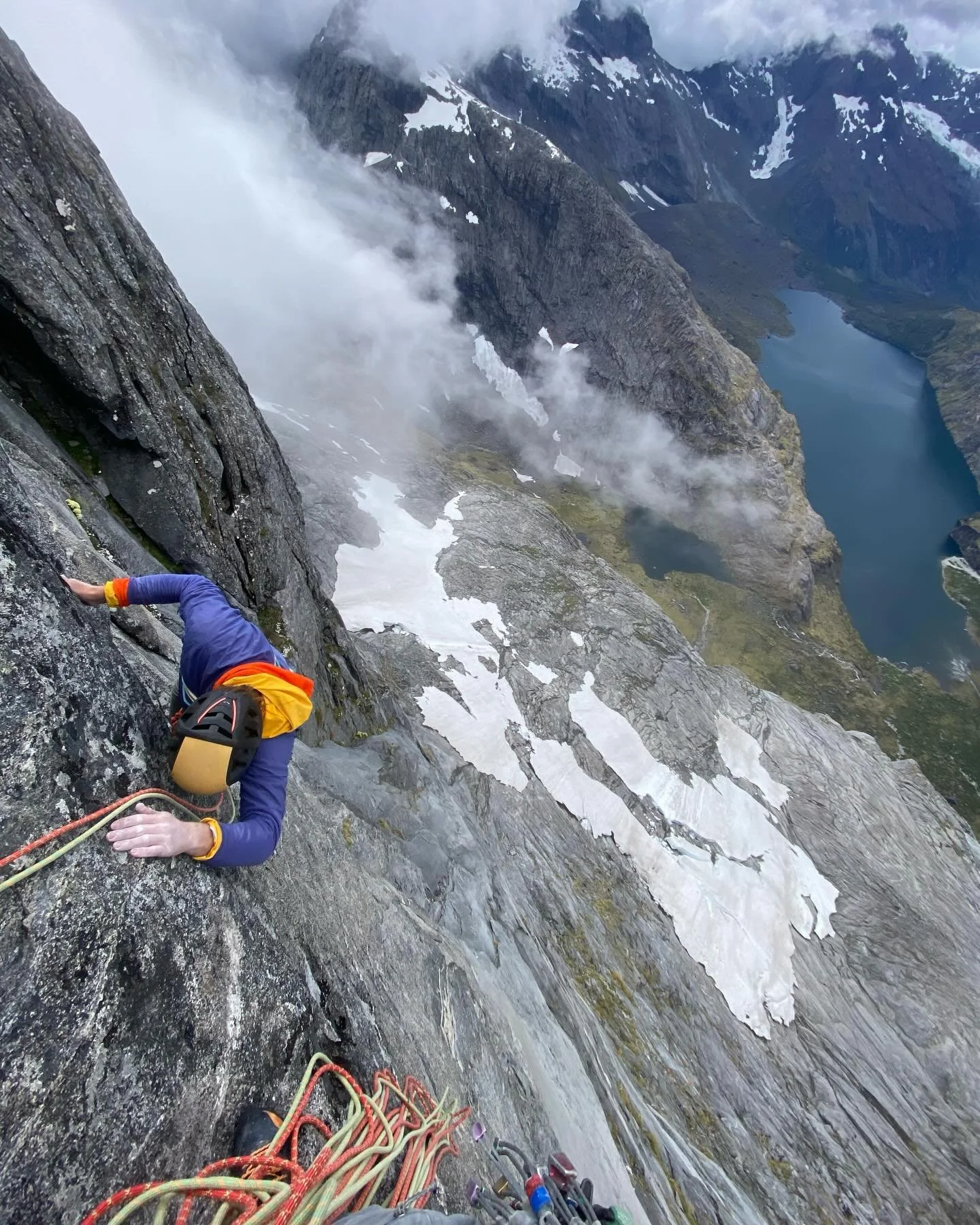 An amazing journey up Labyrinth with the ridiculous @joefla4. A wild route overlooking the magnificent Adelaide Cirque. Nice one Joe for making the hard/scary pitches look so smooth. All sorts of shenanigans were employed on my leads.