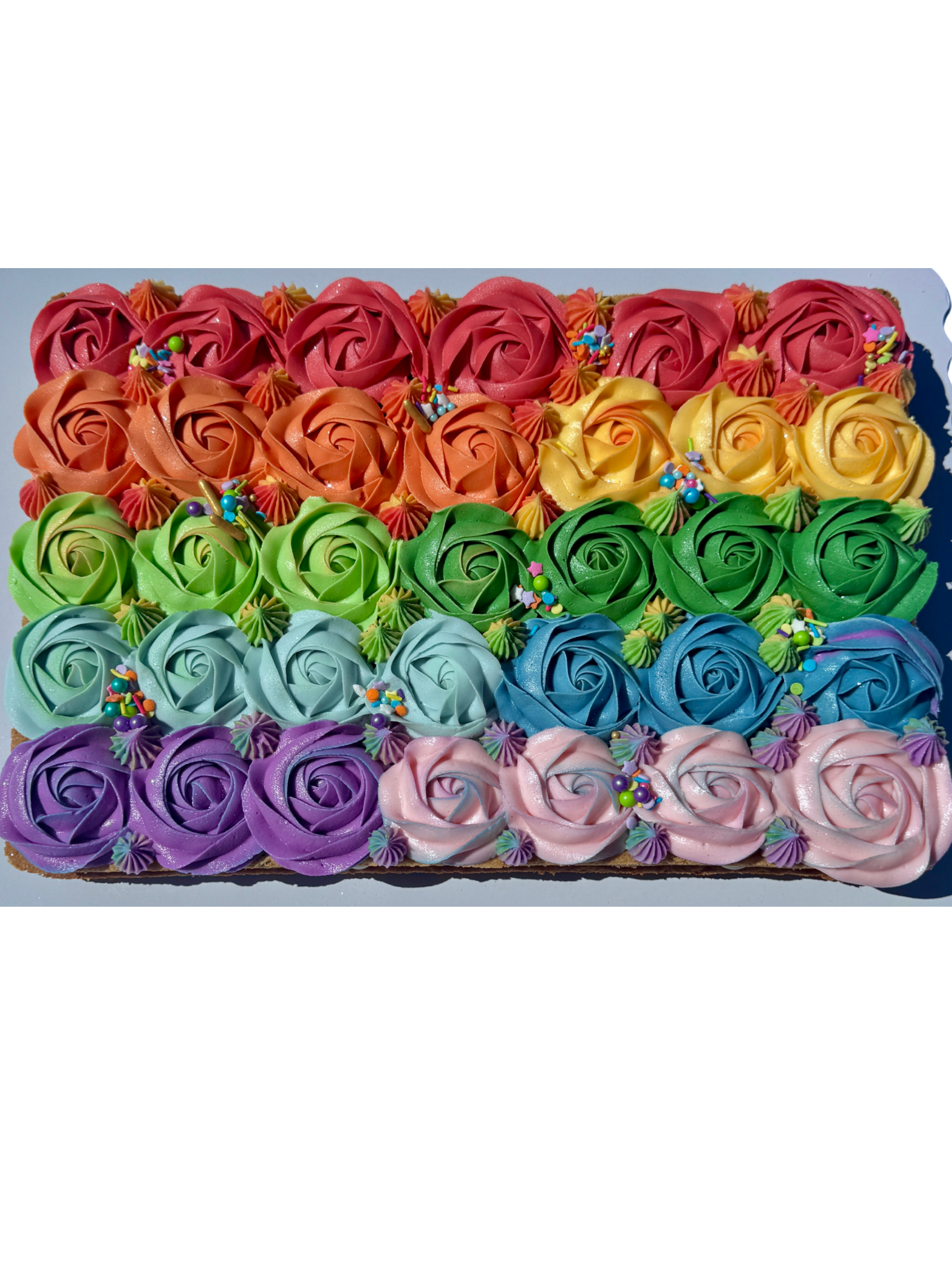Remove White Cake Board (12).png