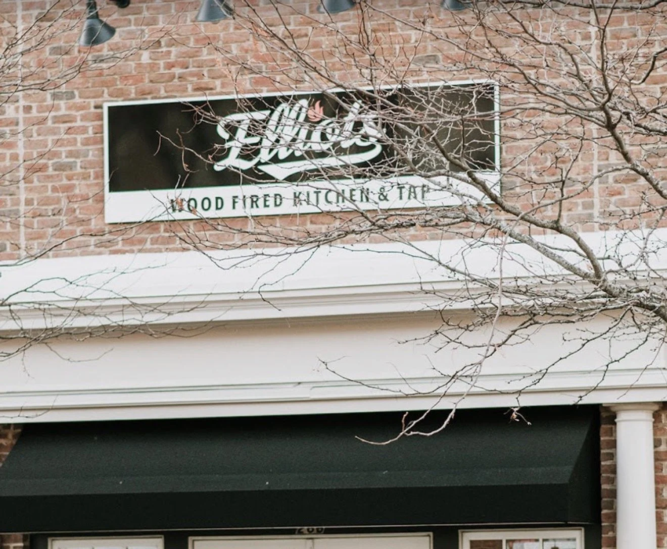 Elliot’s Wood Fired Kitchen &amp; Tap