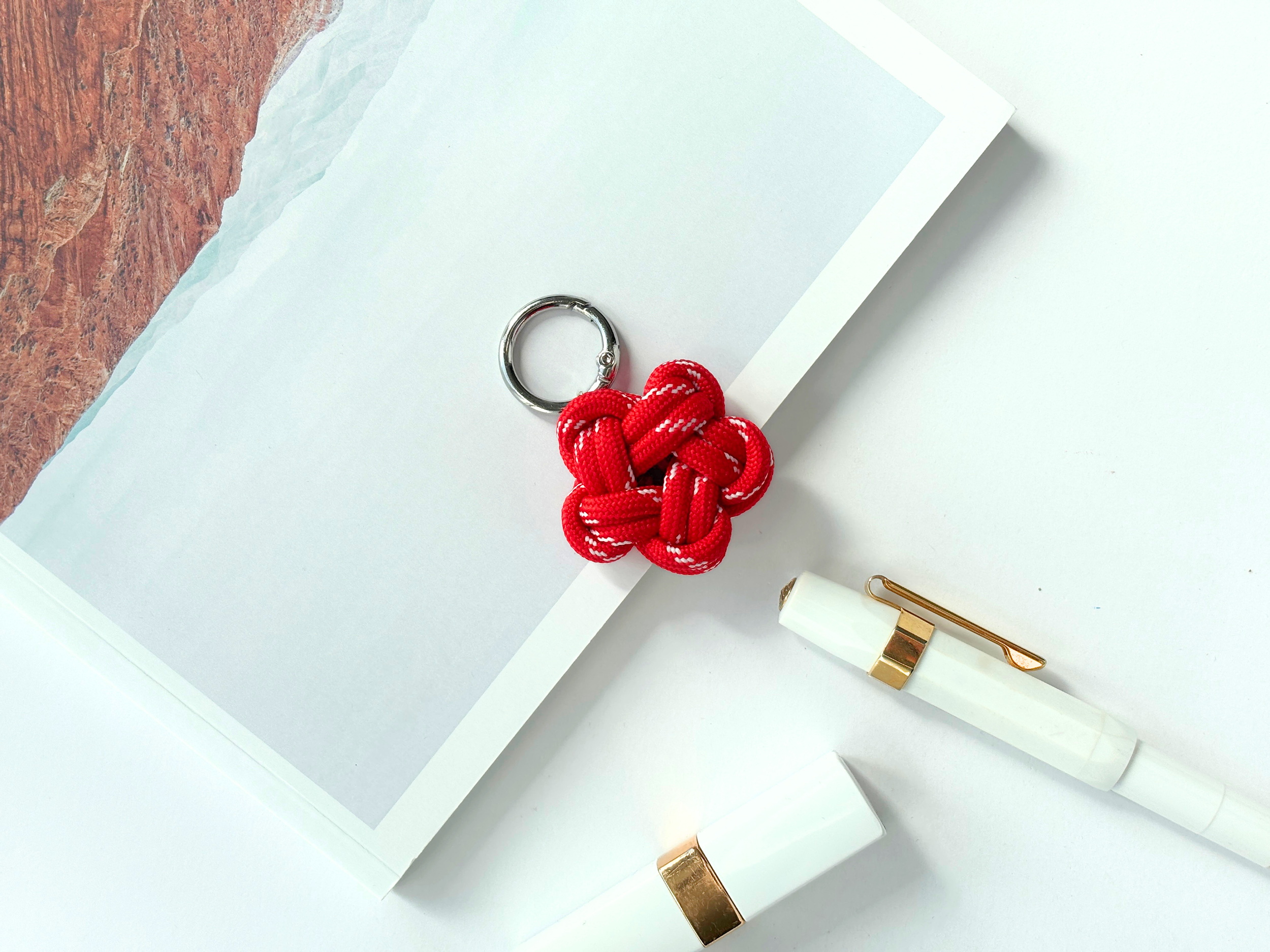 Lulala_FlowerKeychain_Red.png