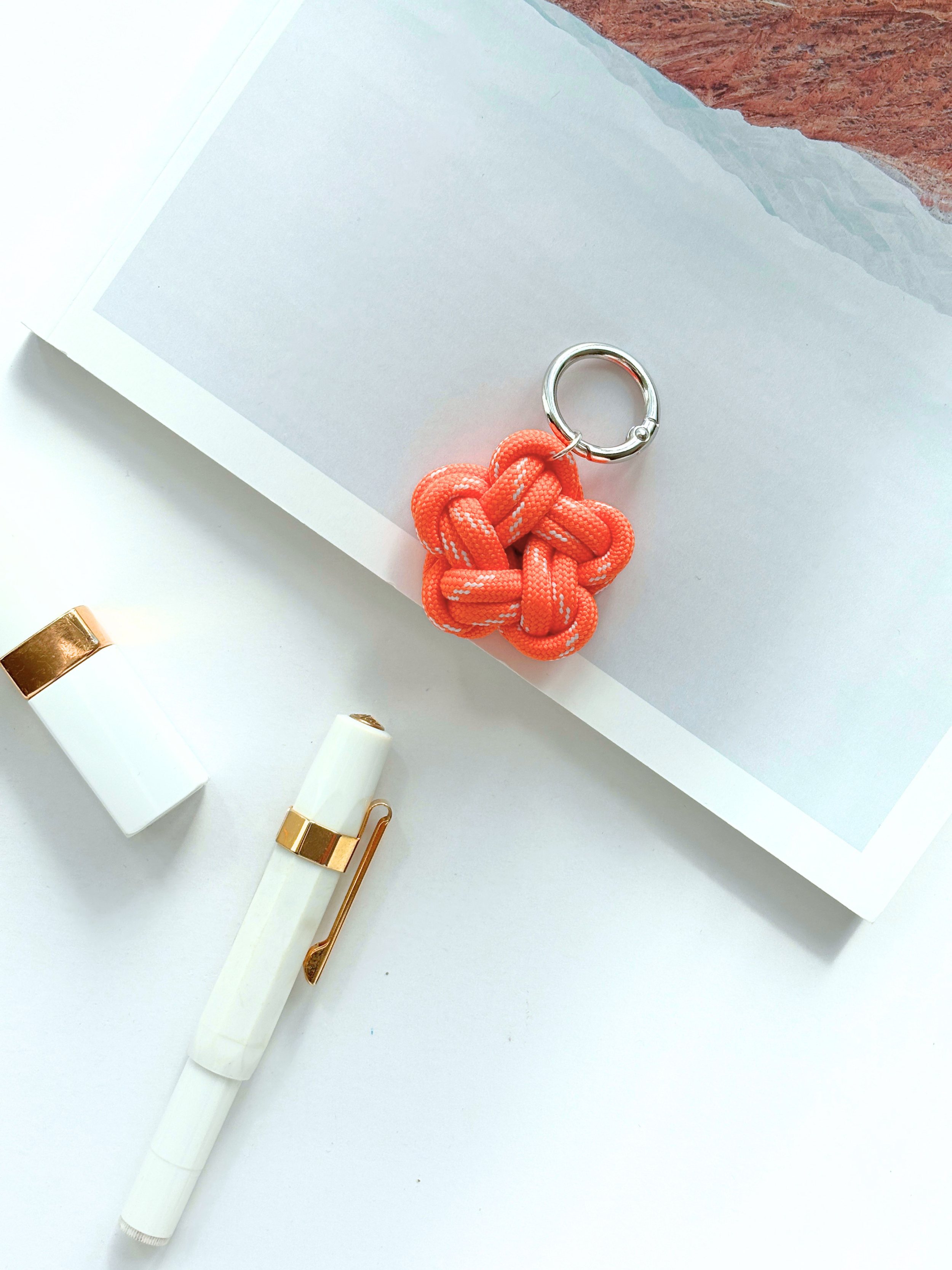 Lulala_FlowerKeychain_Orange.png