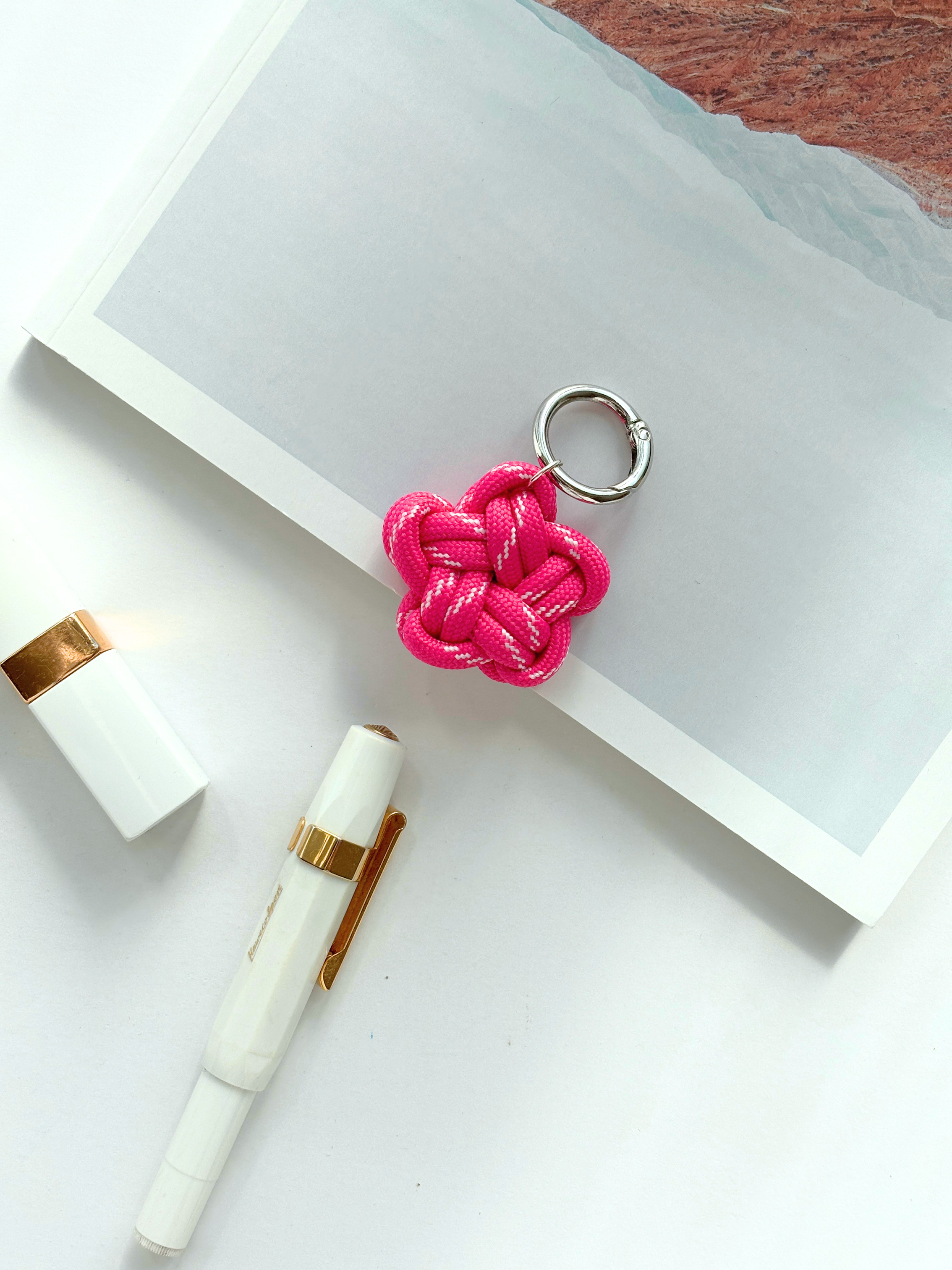 Lulala_FlowerKeychain_HotＰink.png