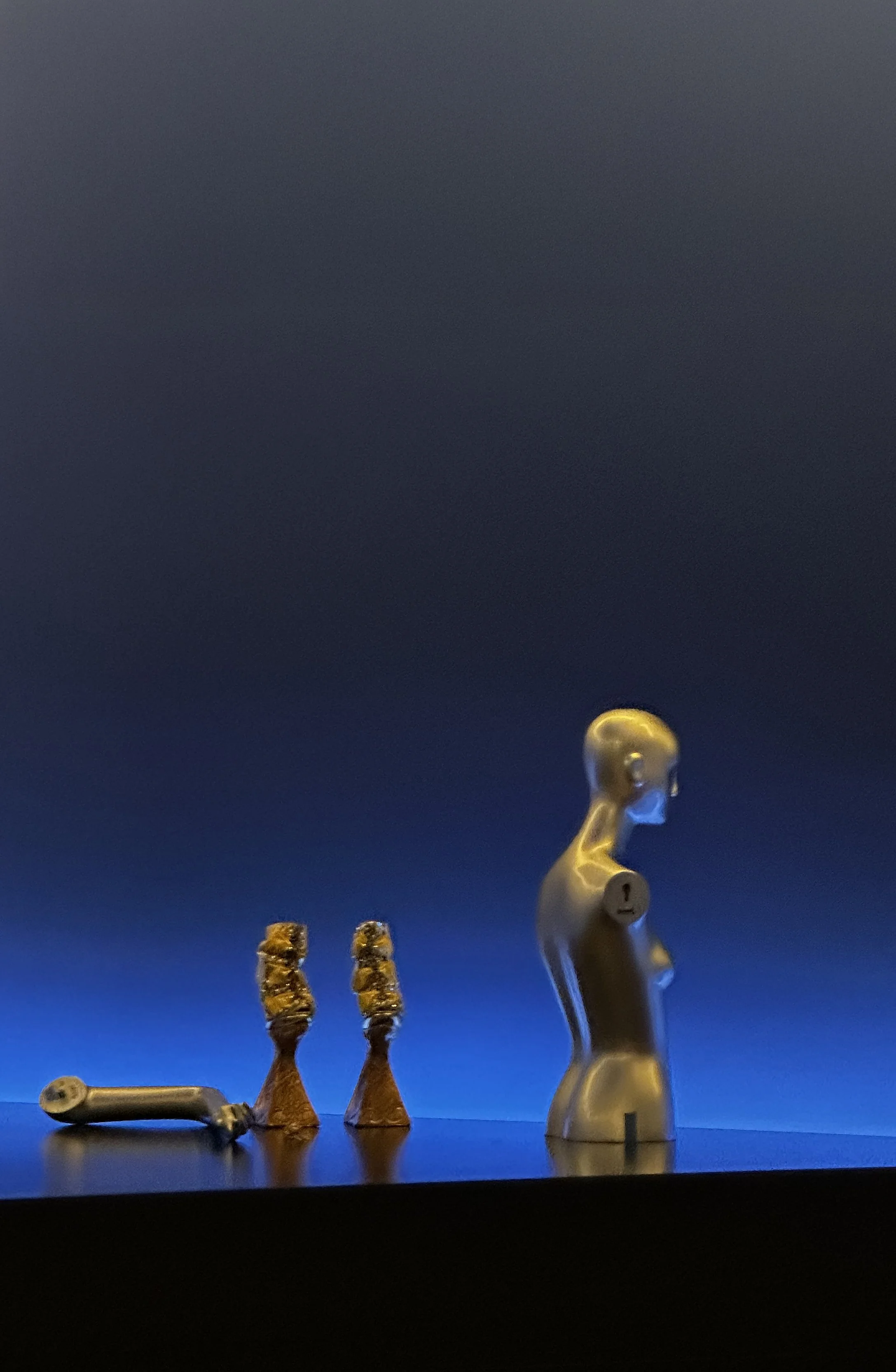 mannequin installation