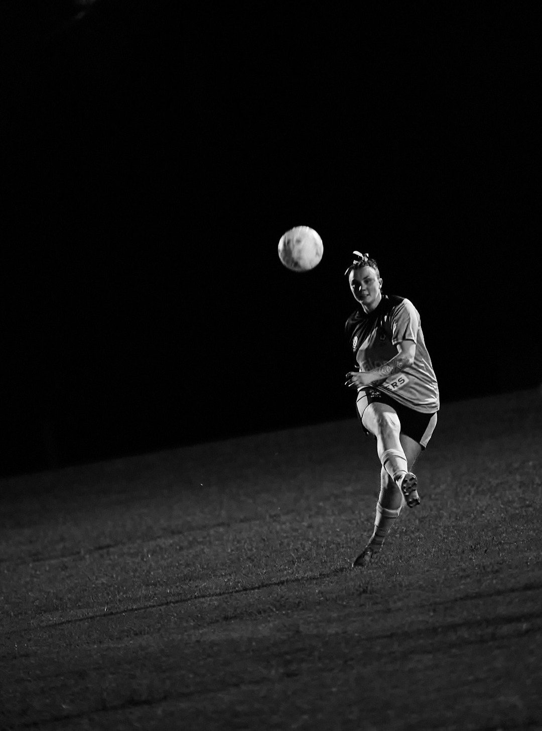 some shots from tonight, with low light conditions photos can be hit an miss but ive managed to get some good ones so gonna go through and edit over the weekend here :)

sony 200-600 and the 70-200

#soccer #nightmatch #ettalong