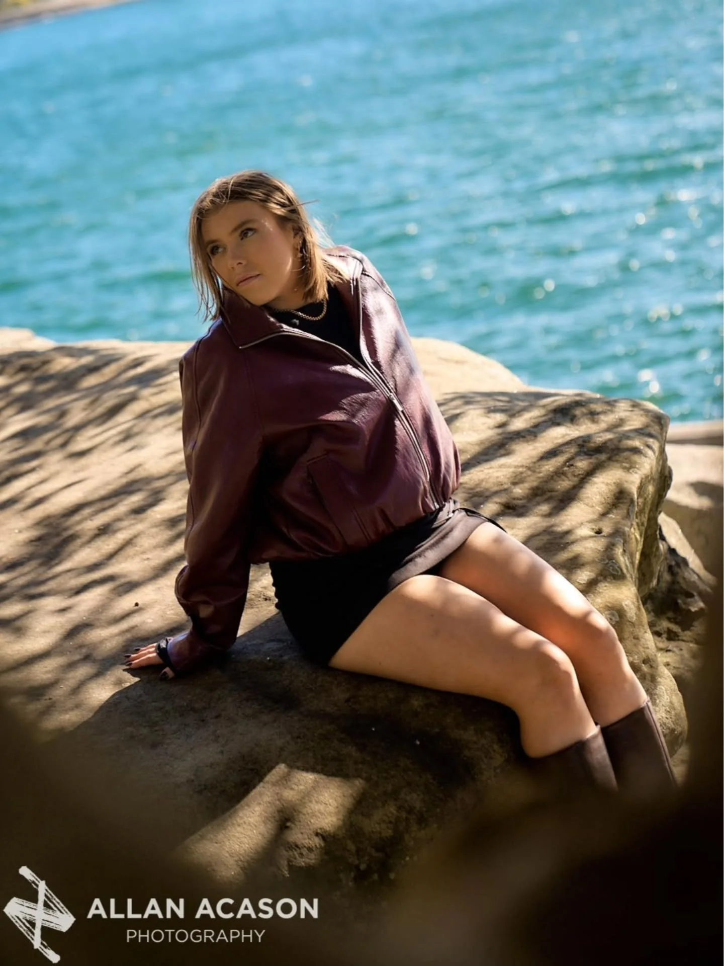 Chilled Autumn shoot down in the sydney botanical gardens 🍁. 

🌟 georgie_bell
📷 Sony A7iV with the 24-70GM1 f2.8 

#modelshoot #photoshoot #SonyAlpha #botanicalgardenssydney #portrait