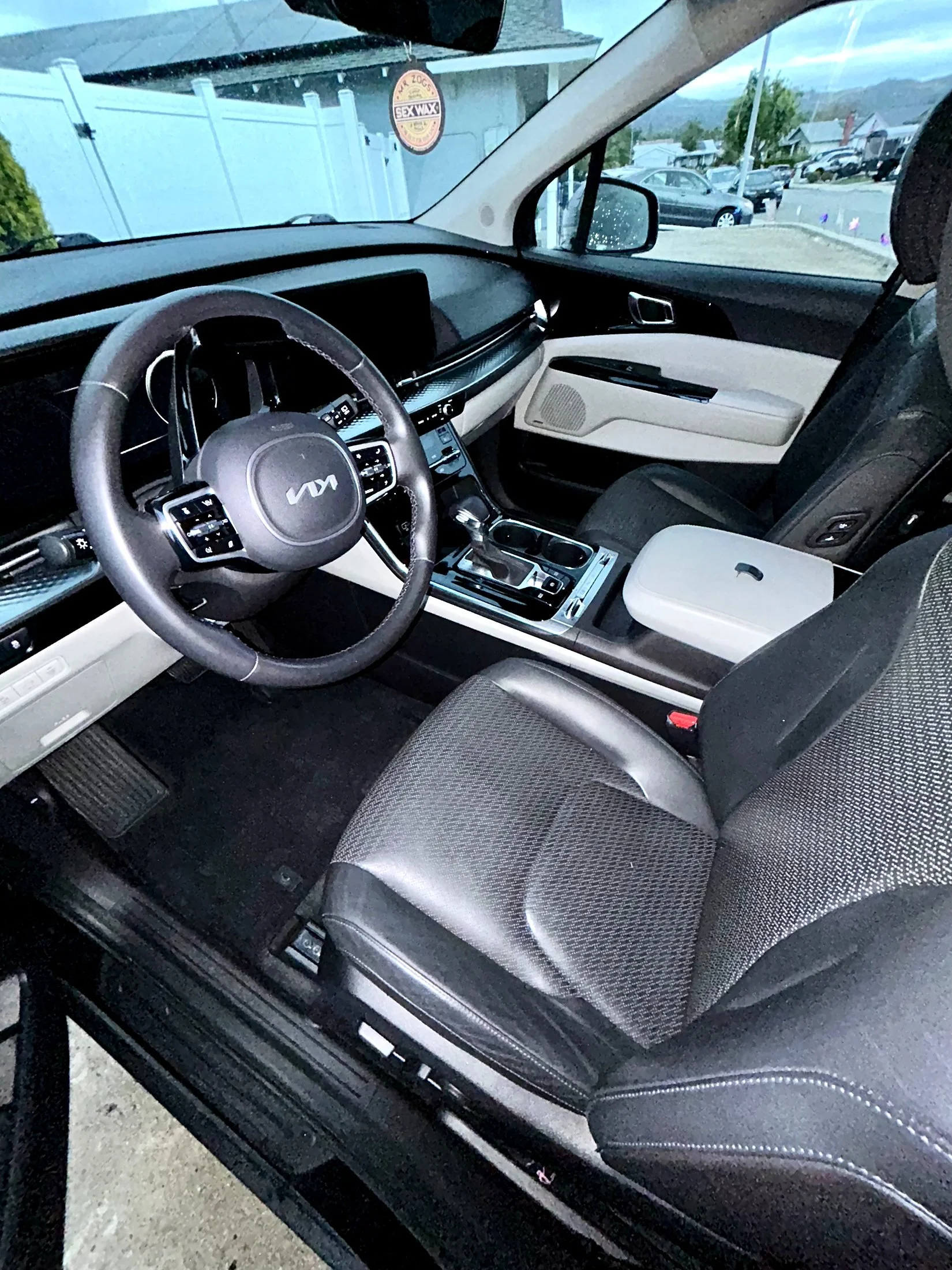 Kia interior with cleaned and conditioned leather seats in Poway