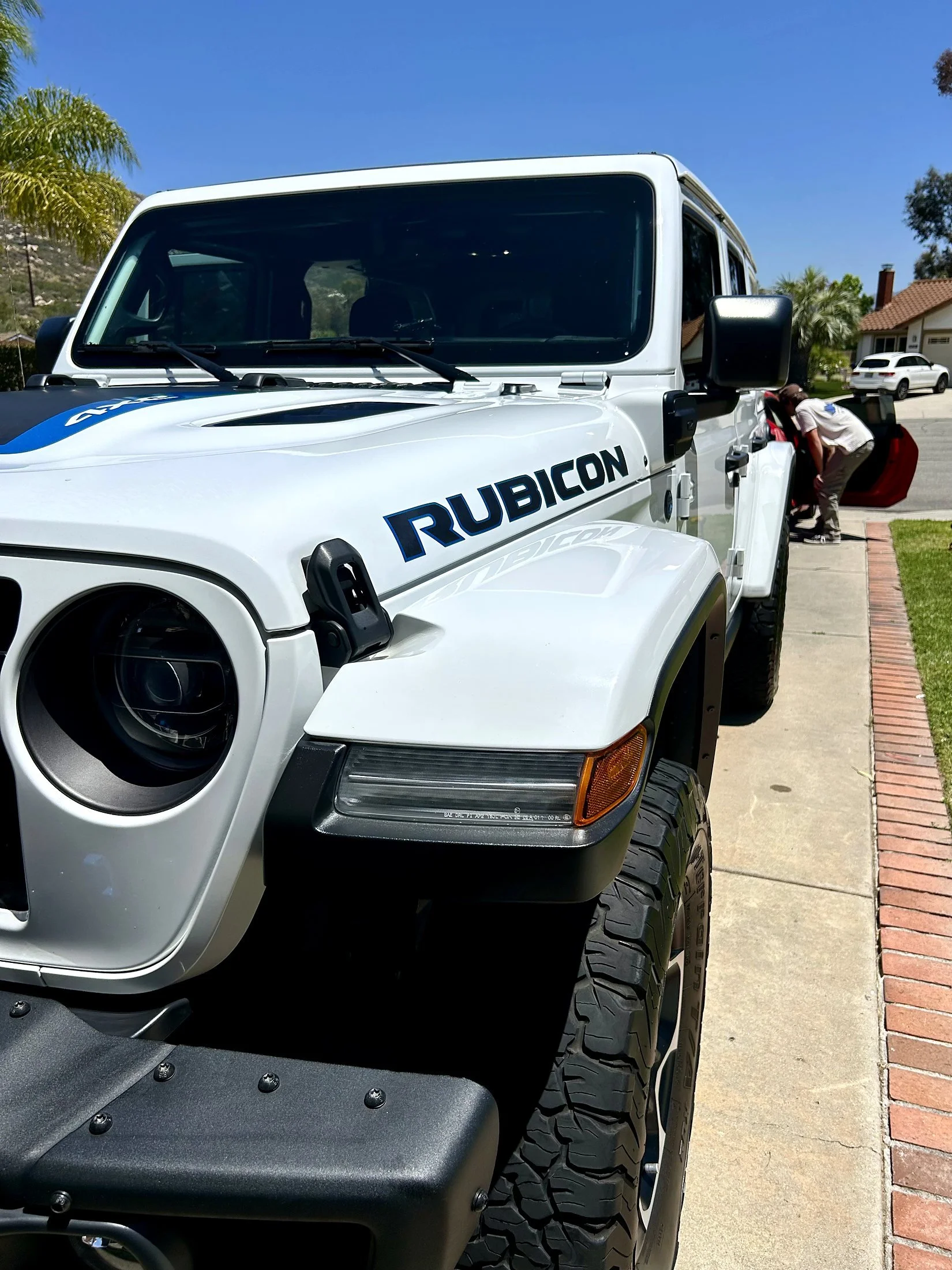 White Jeep Wrangler Rubicon after a mobile exterior detail