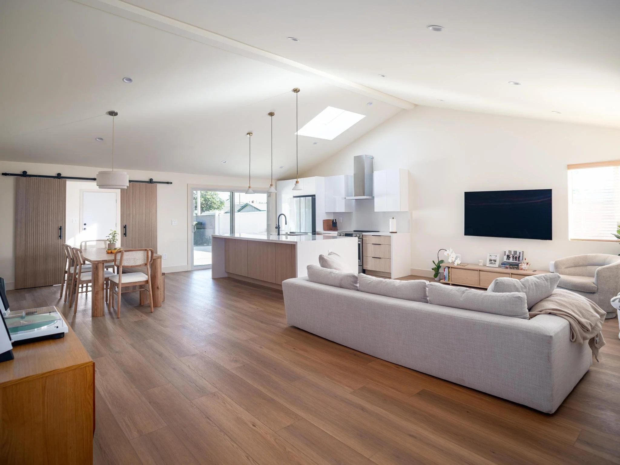 Japanese Modern (1).jpg