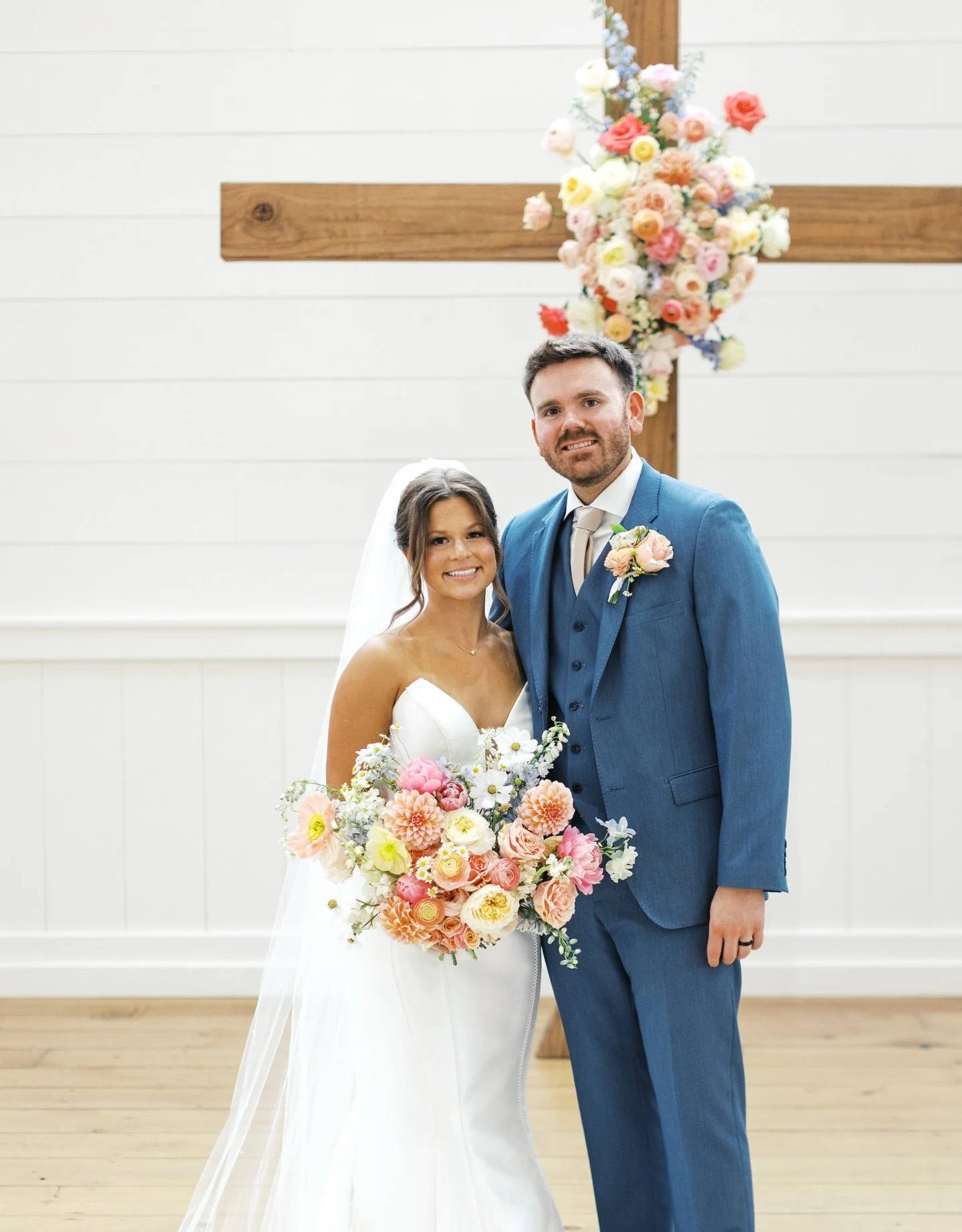 In honor of this bouquet named &ldquo;Man I Need&rdquo; winning the 2026 March Madness Bouquet Bracket, let&rsquo;s go back to this mix of pastel and colorful spring wedding day!! I&rsquo;ll never forget walking into the bridal suite with Korey&rsquo