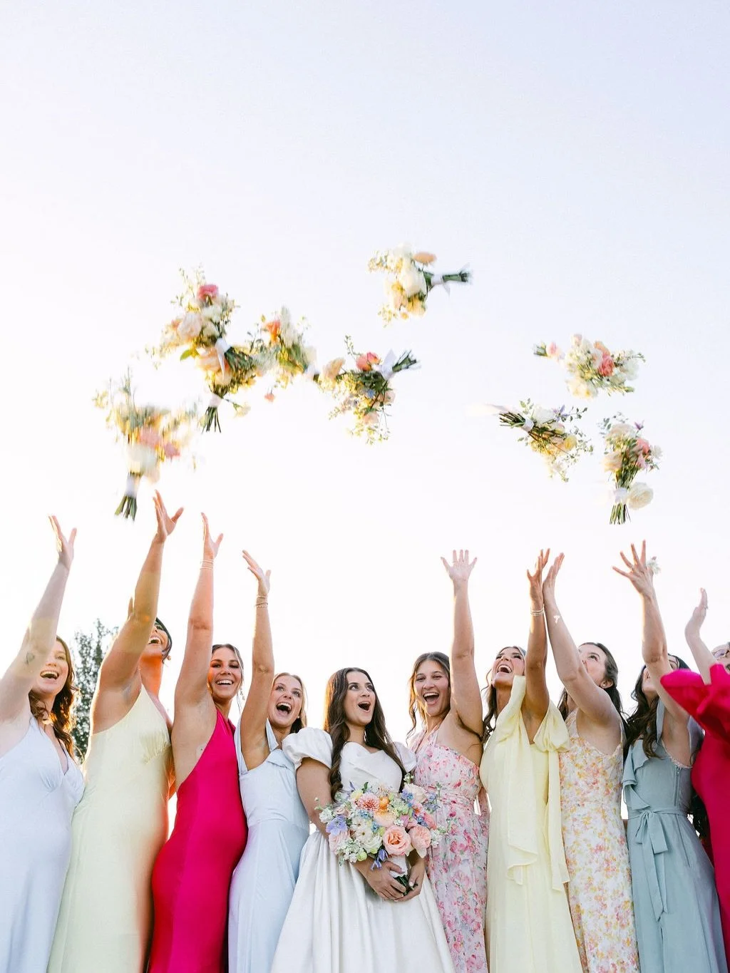 Swipe for fresh fruit, aisle pieces reused as centerpieces, live butterfly appearances and PURE JOY!🦋💐🍊🍋&zwj;🟩🩷🕯️

Venue &amp; Coordination: @camp.hosea 
Photo: @rissa.reels 
Florist: @angellesfloral 
Rentals: @texaseventstoremember 
Catering: