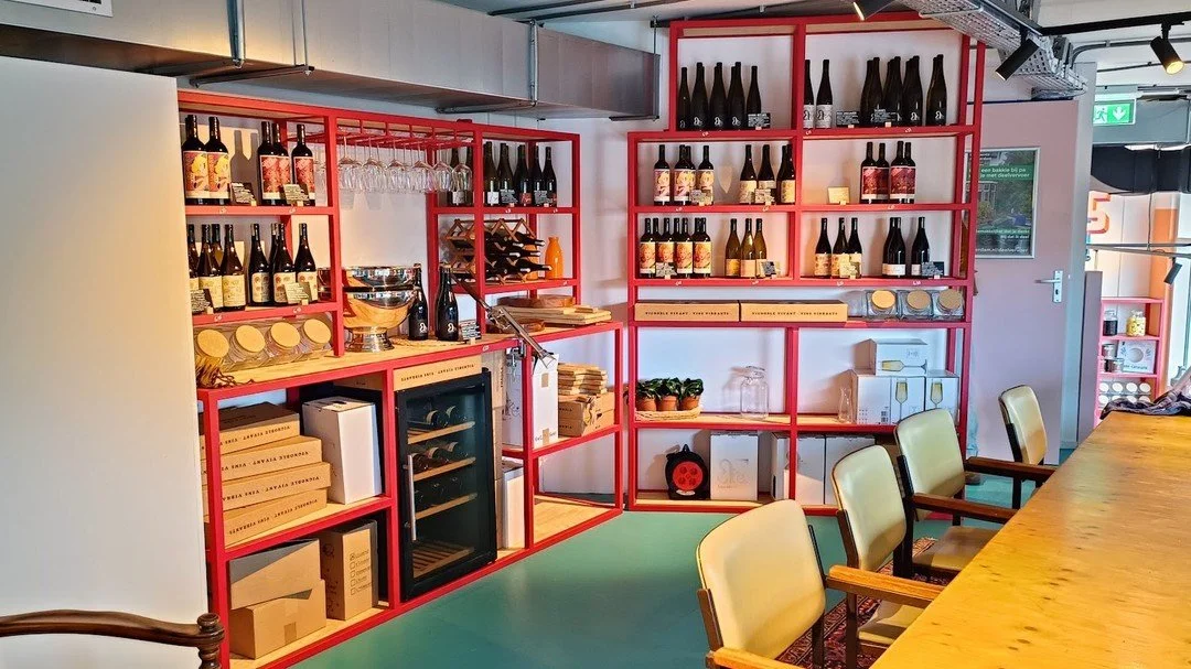 Stalen kasten en trap voor winkel