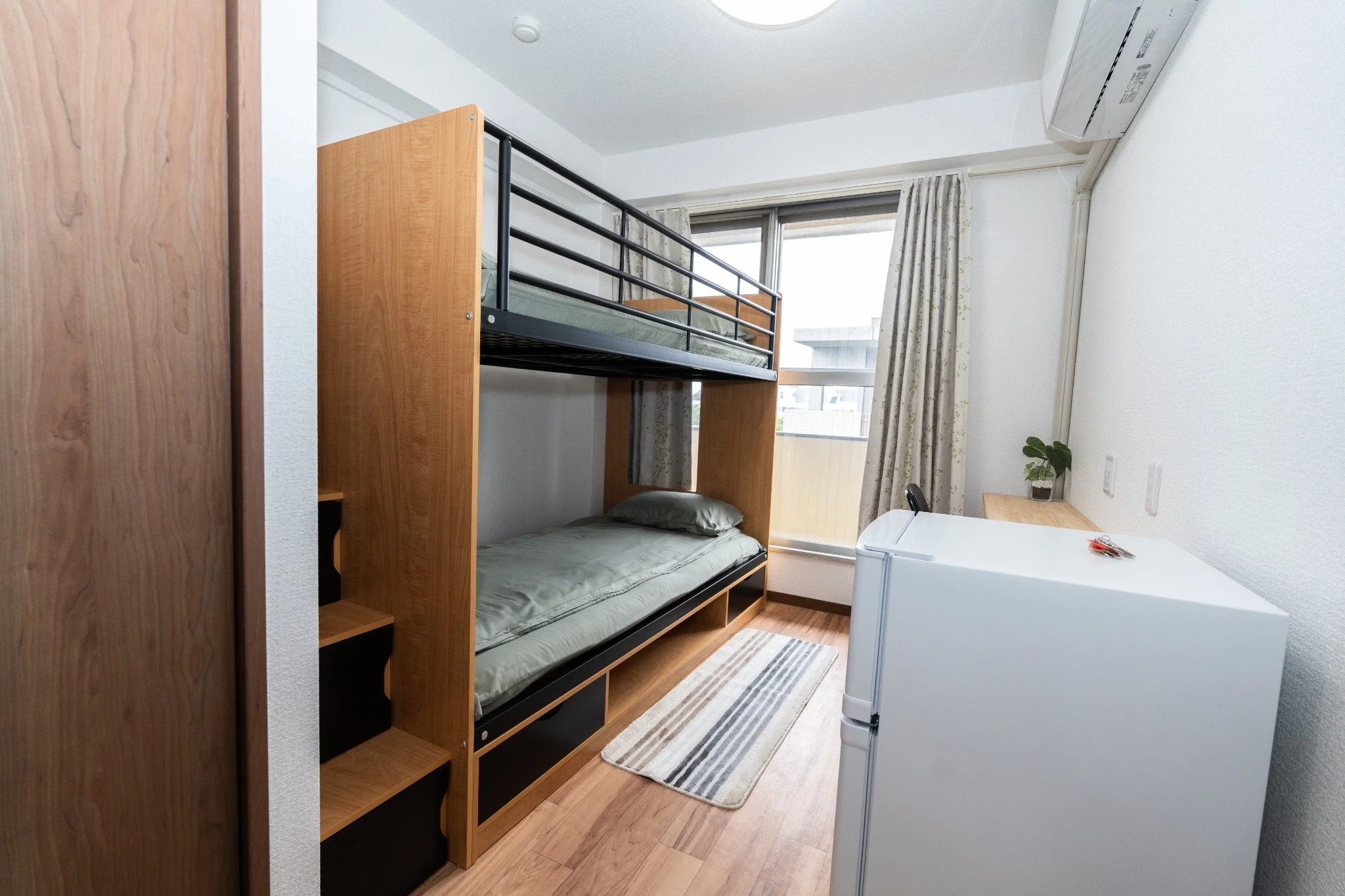Koenji Short-Term Apartment | Near Shinjuku Bunk bed with shared shower-Type A 高元寺上下铺共用淋浴房型
