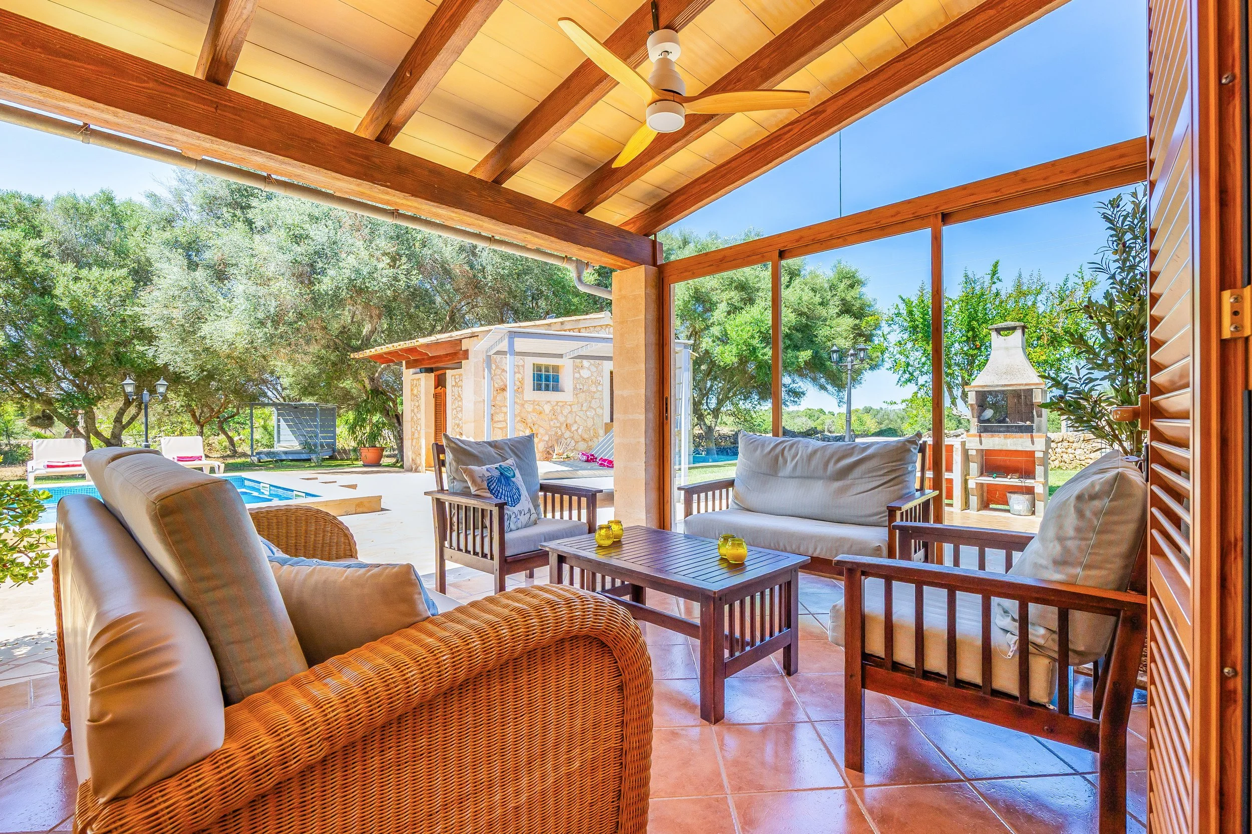 Can Churi Mallorca traditional Mallorcan house with swimming pool and rural countryside surroundings real estate photography