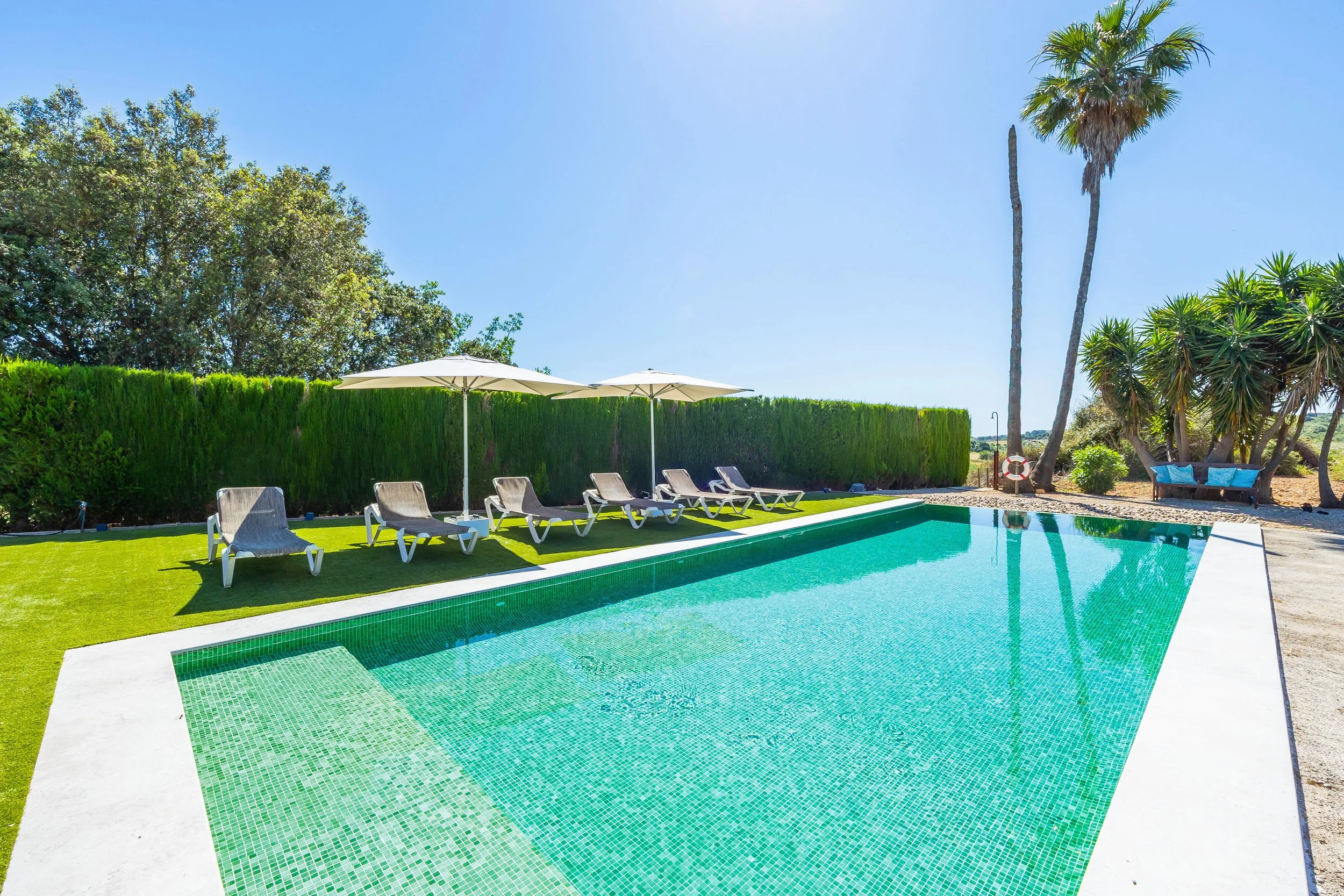 Rural house with swimming pool and open countryside views real estate photography in Mallorca