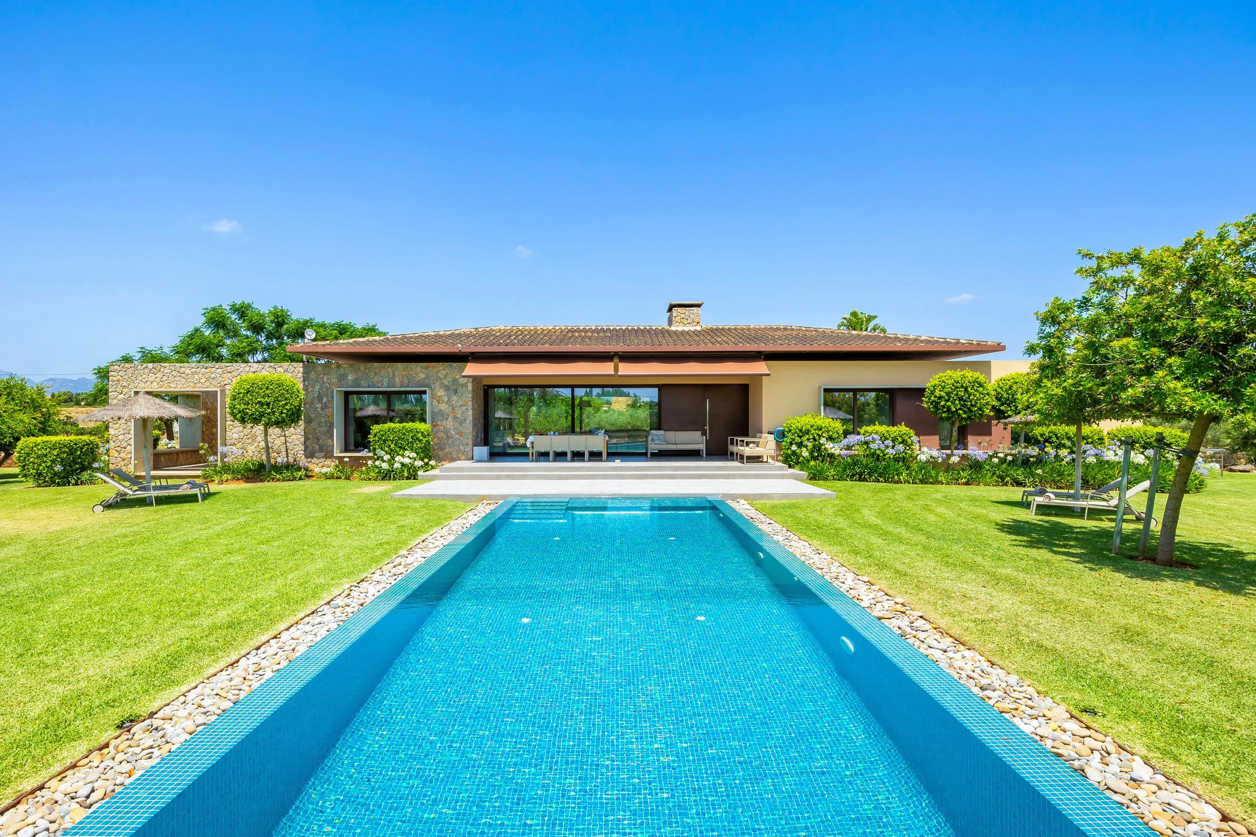 S’Hort de Can Rius Mallorca luxury countryside estate with pool and natural surroundings real estate photography