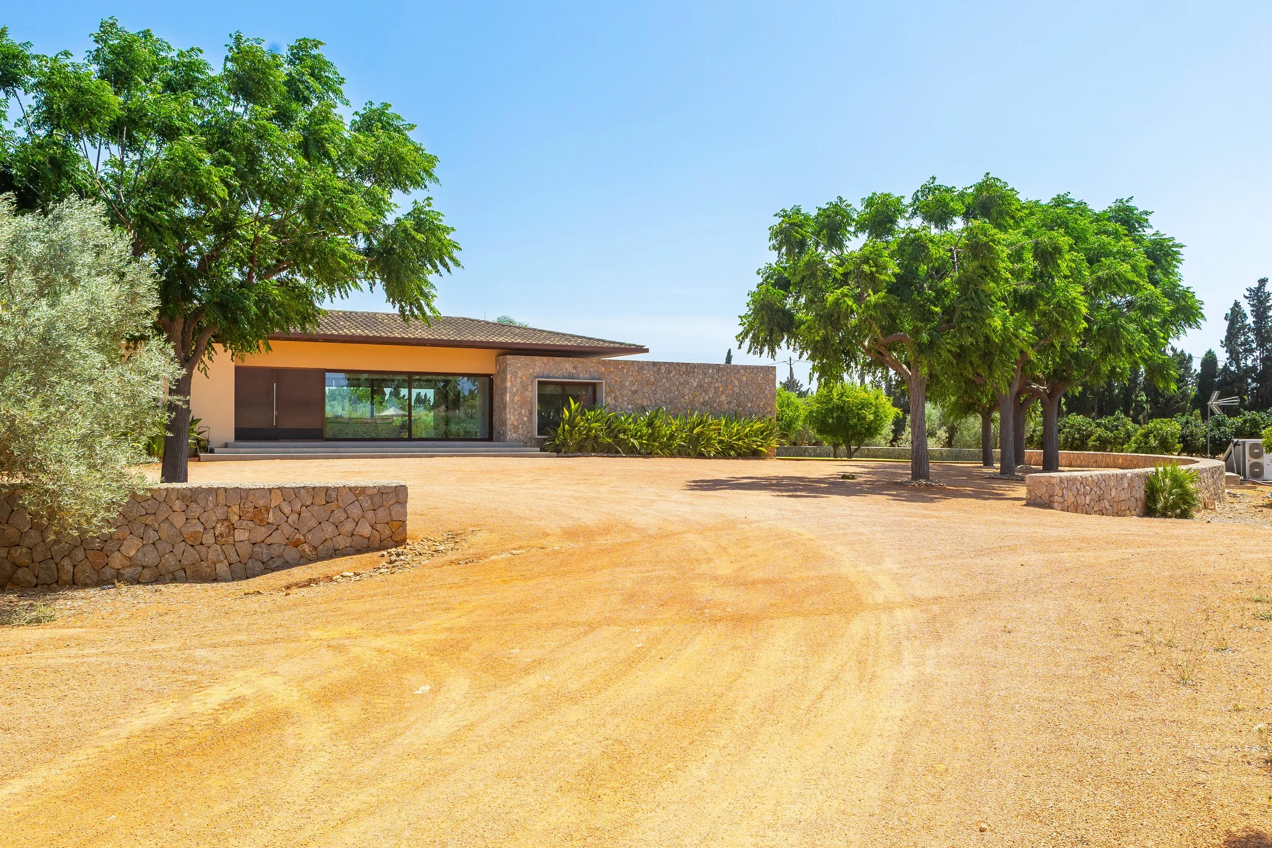 S’Hort de Can Rius Mallorca luxury countryside estate with pool and natural surroundings real estate photography