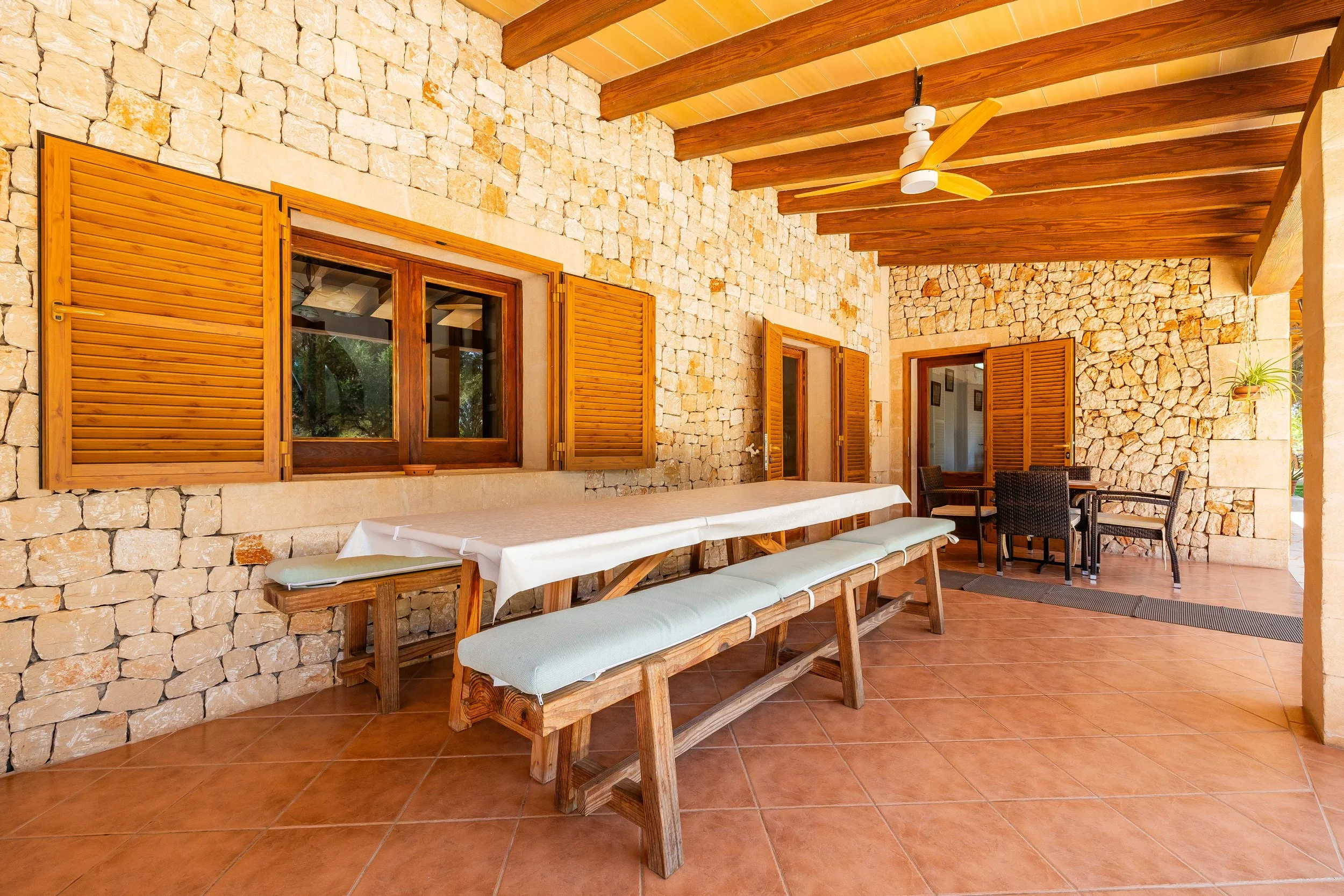 Can Churi Mallorca traditional Mallorcan house with swimming pool and rural countryside surroundings real estate photography