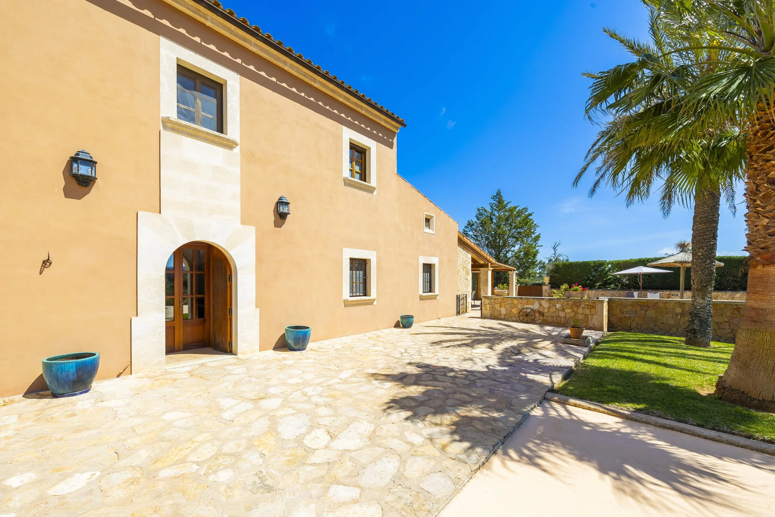 Cas Cuni Mallorca traditional property exterior with rustic architecture and natural surroundings real estate photography
