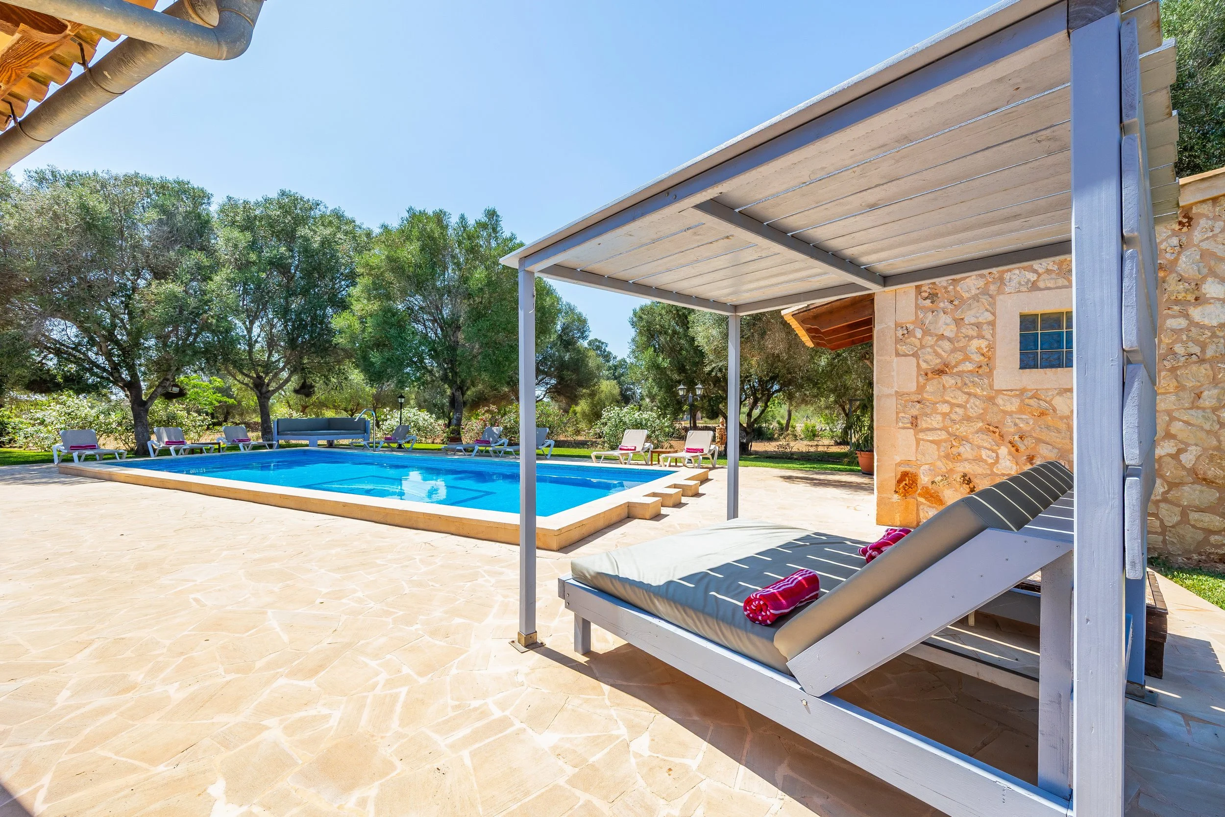 Can Churi Mallorca traditional Mallorcan house with swimming pool and rural countryside surroundings real estate photography