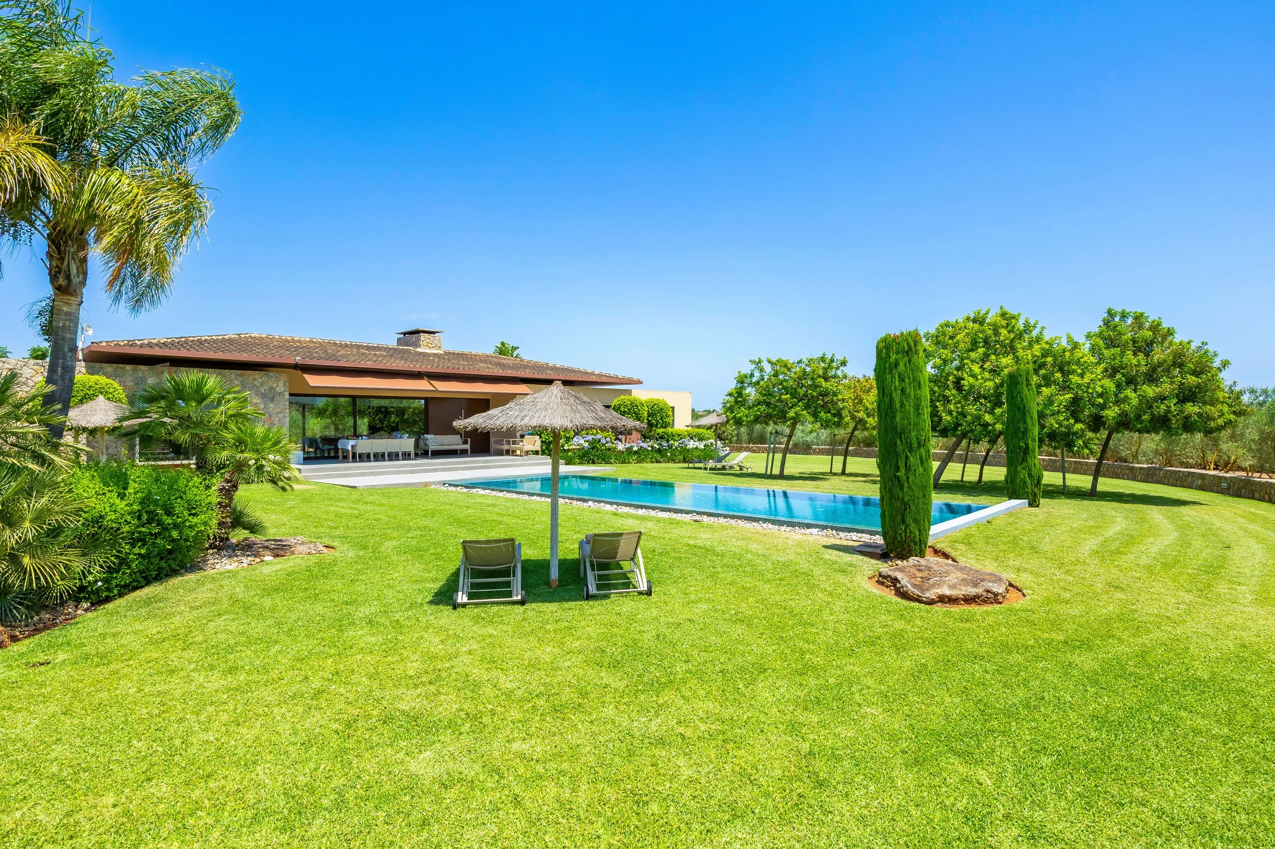 S’Hort de Can Rius Mallorca luxury countryside estate with pool and natural surroundings real estate photography
