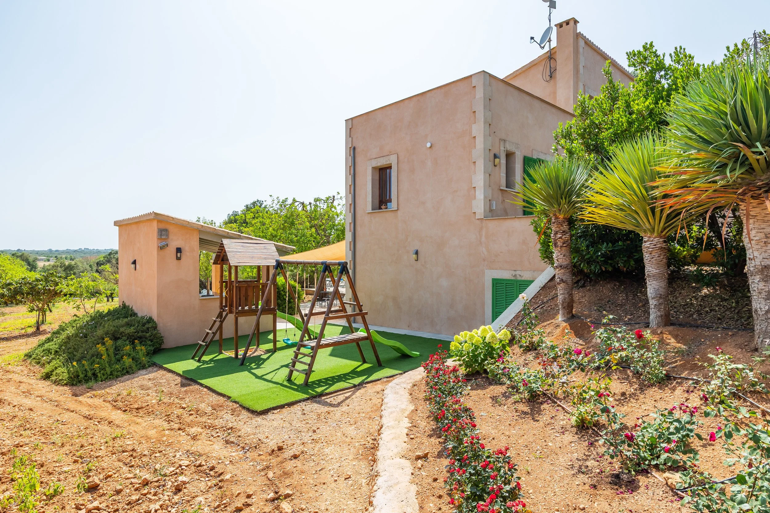 Rural house near Campos Mallorca with private pool, large plot and natural surroundings real estate photography