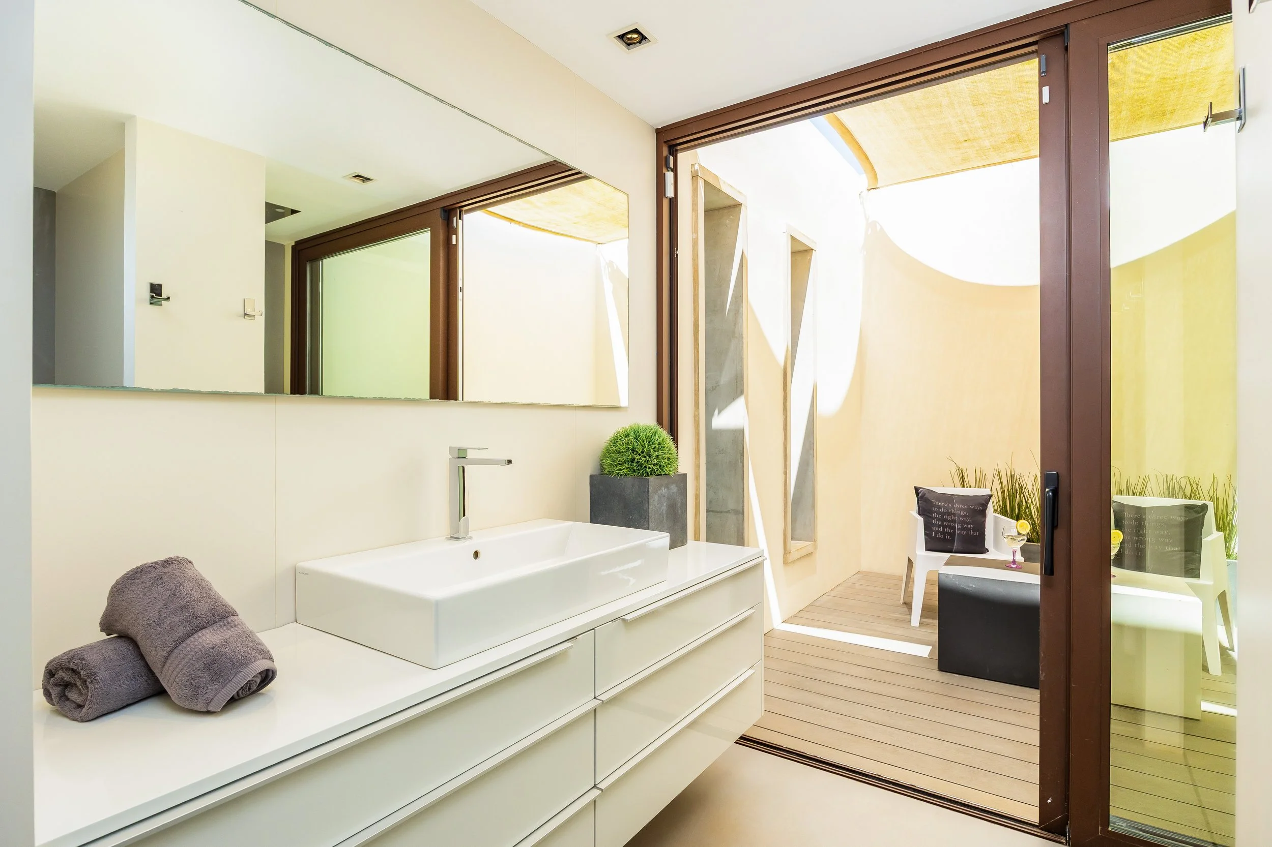S’Hort de Can Rius Mallorca luxury interior with elegant design and natural light real estate photography