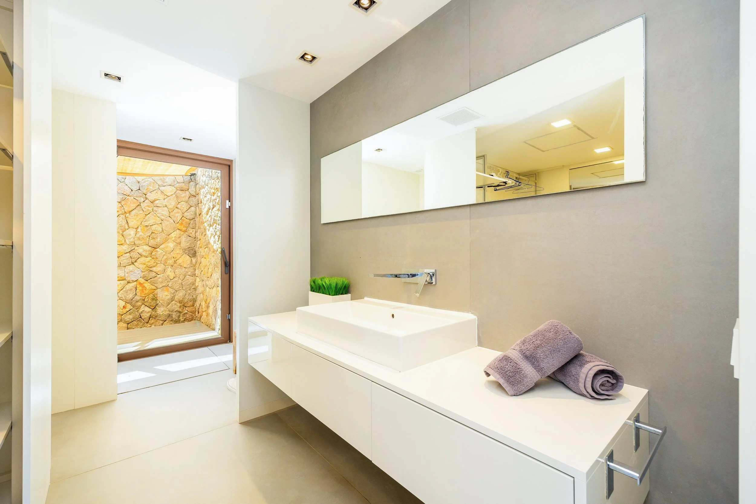 S’Hort de Can Rius Mallorca luxury interior with elegant design and natural light real estate photography