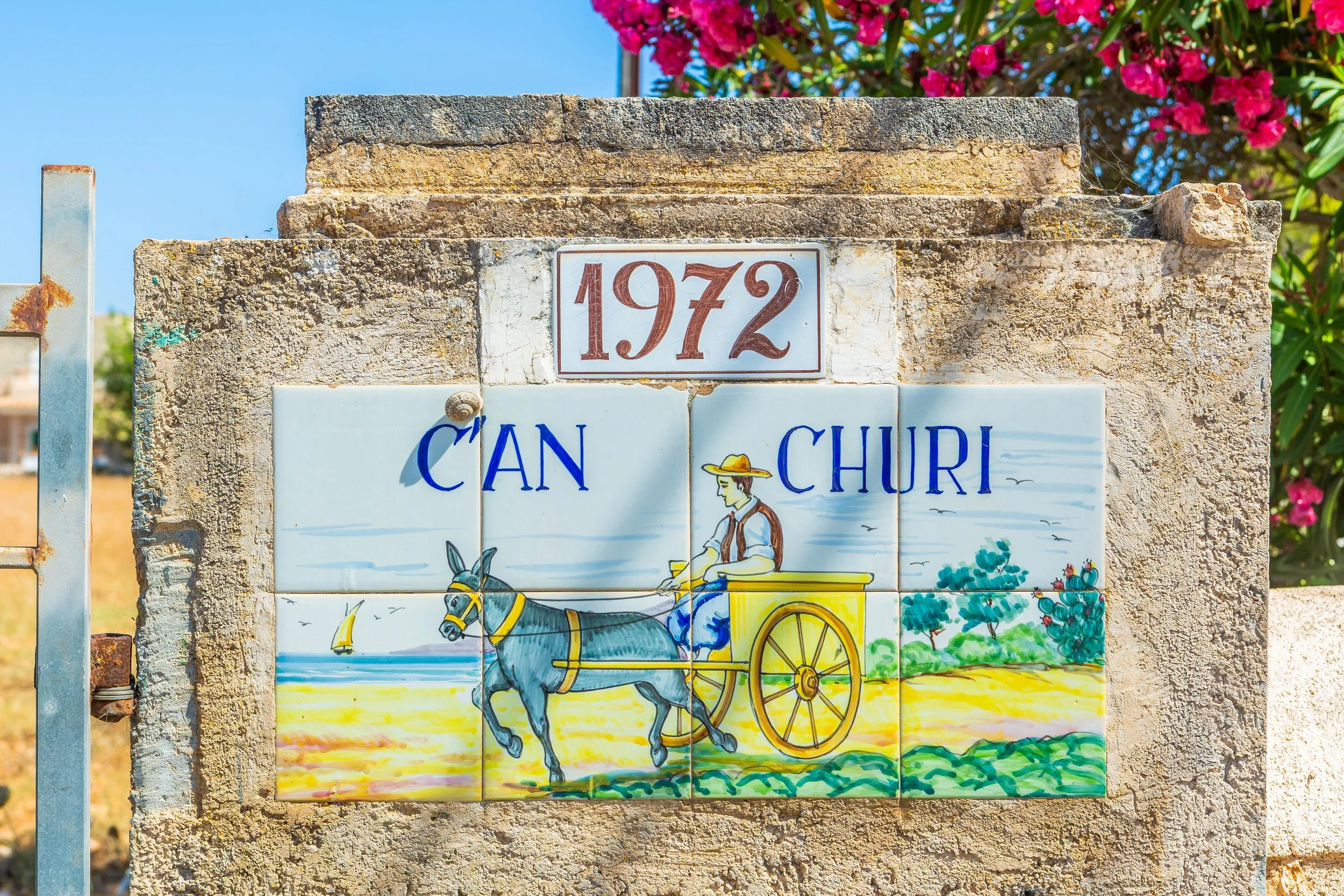 Can Churi Mallorca traditional Mallorcan house with swimming pool and rural countryside surroundings real estate photography