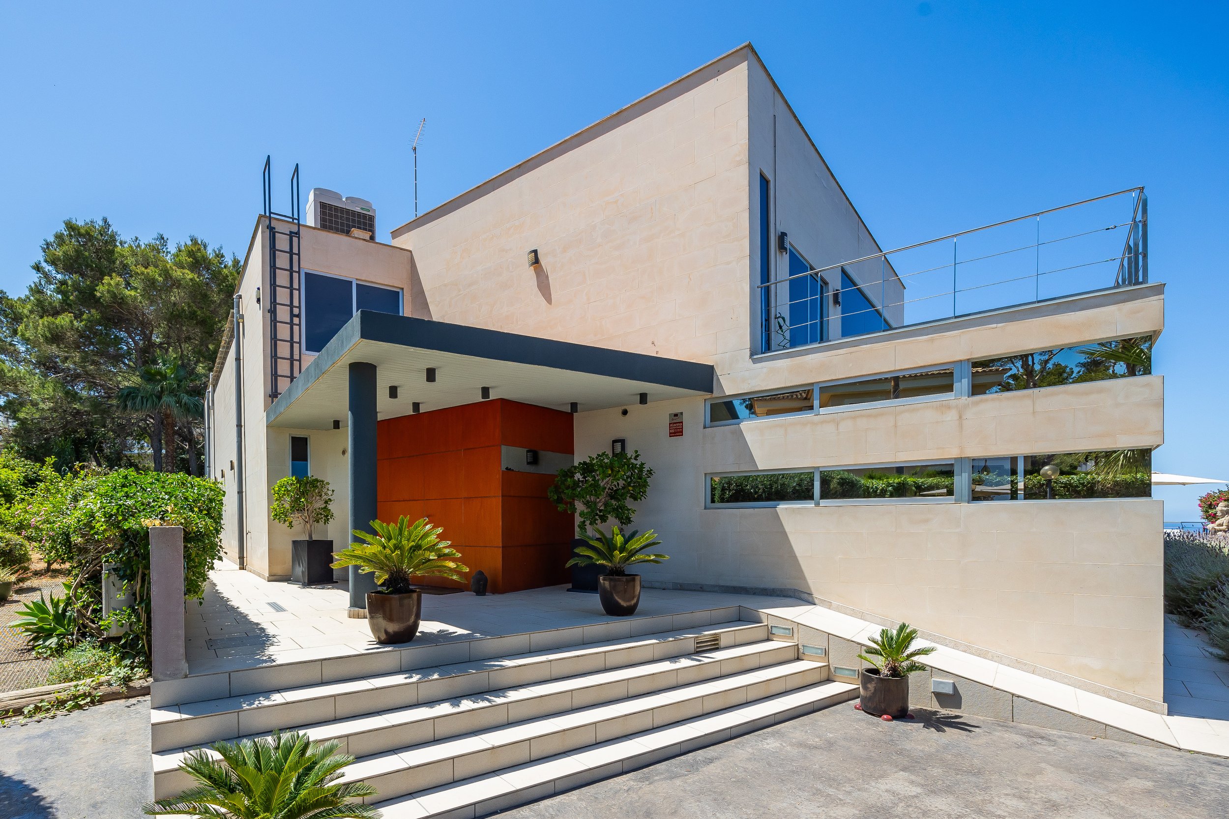 Coastal villa exterior real estate photography in Mallorca with sea views
