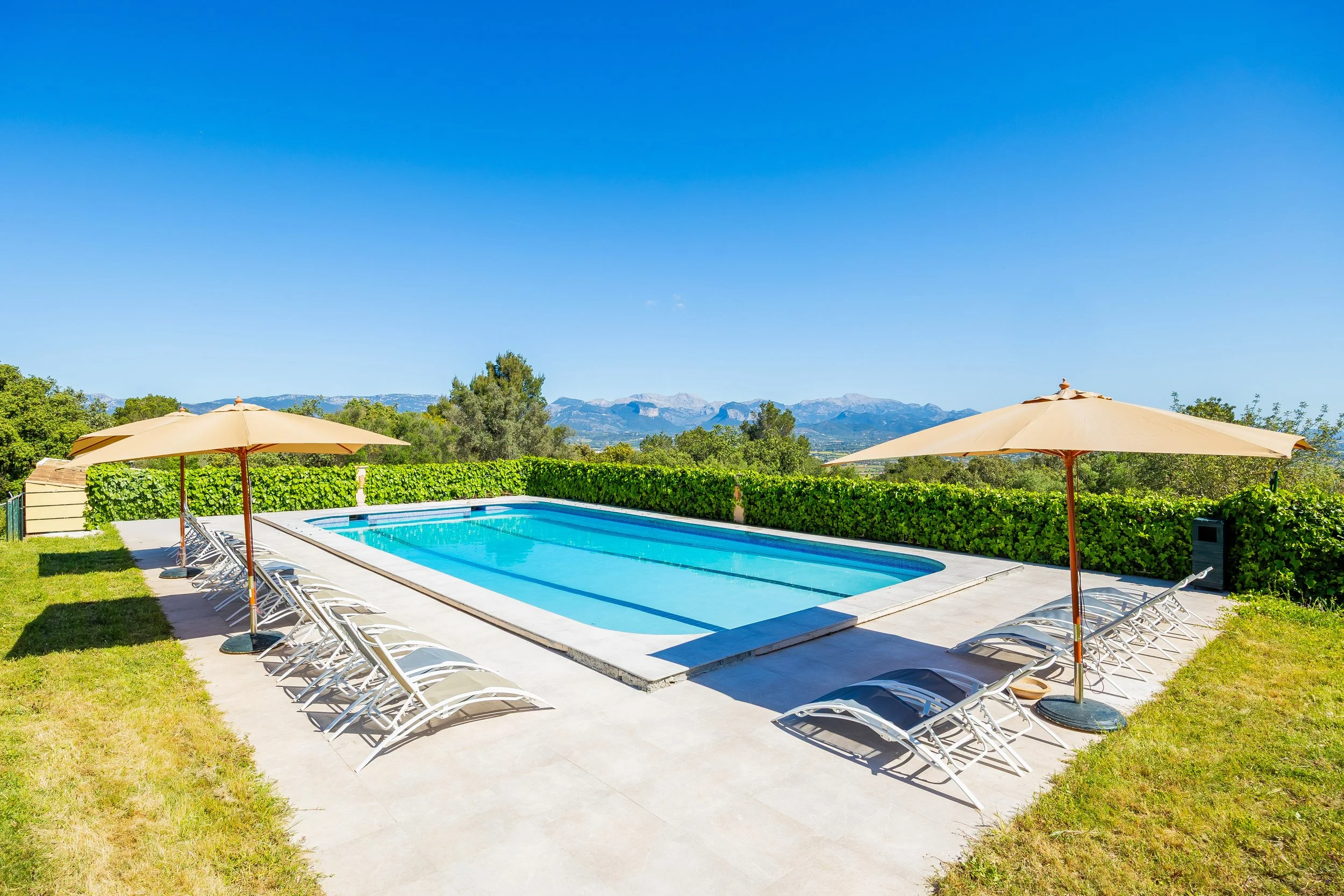 Luxury finca with swimming pool and Serra de Tramuntana views in Mallorca real estate photography