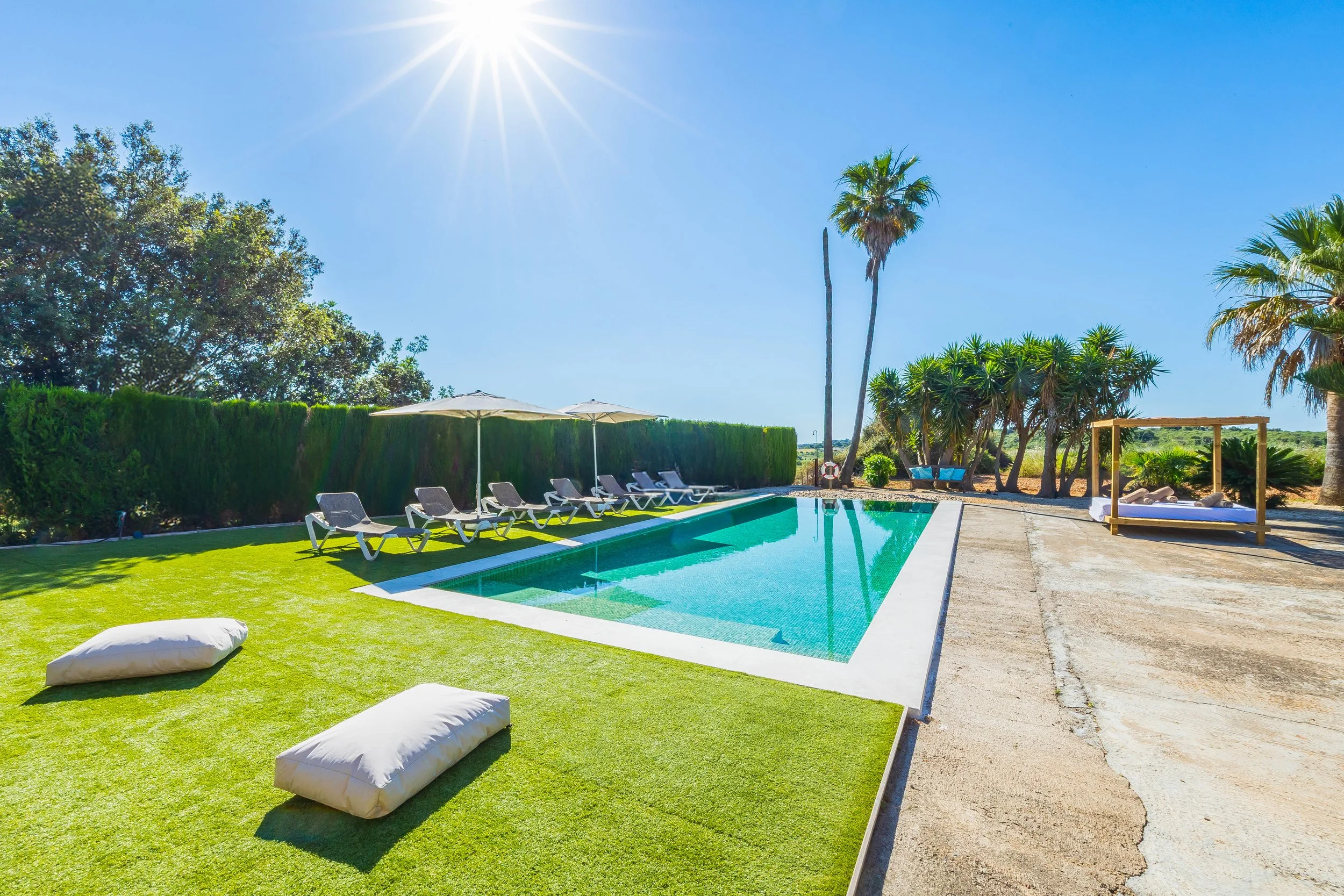 Rural house with swimming pool and open countryside views real estate photography in Mallorca