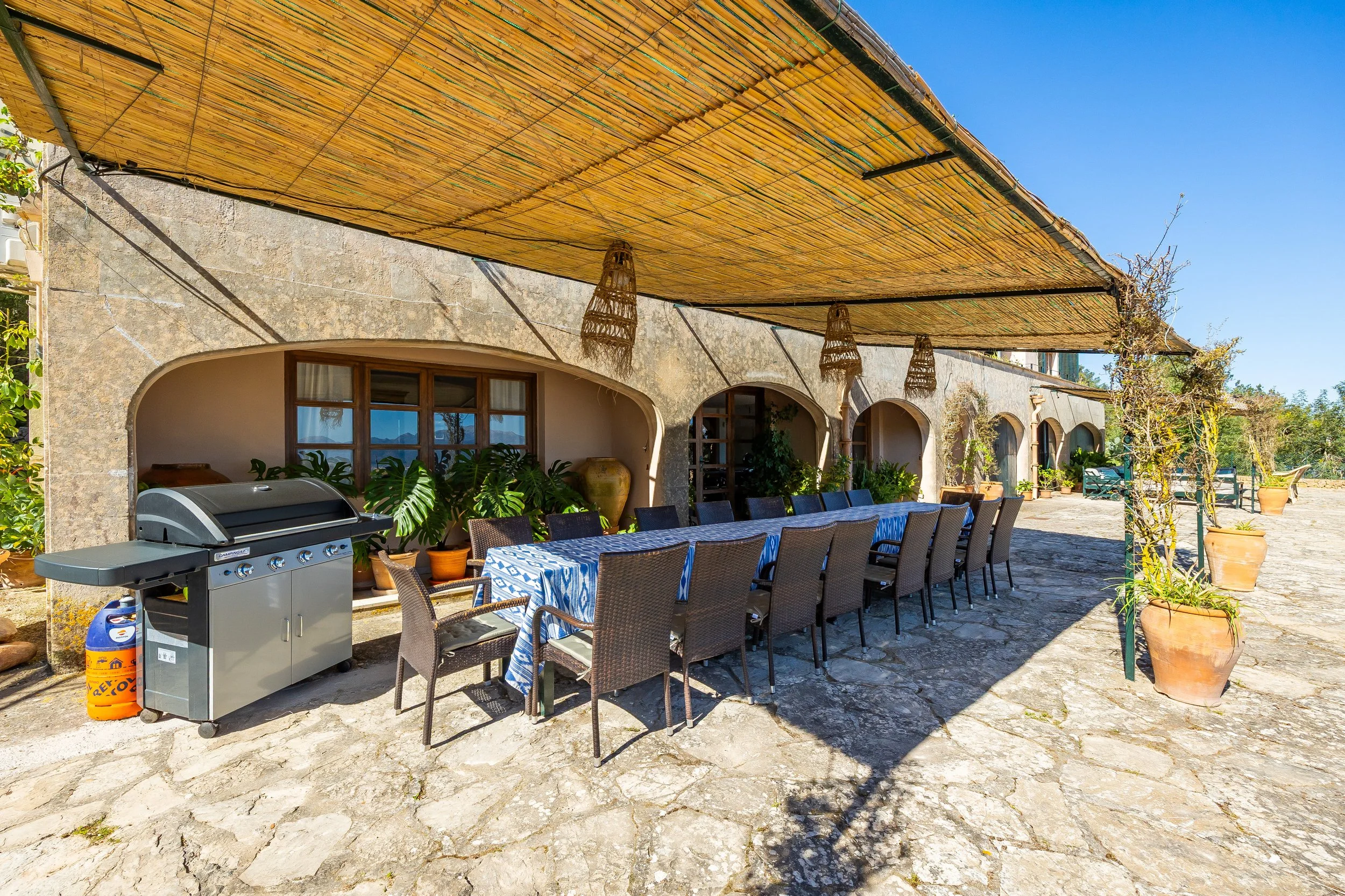 Luxury finca with swimming pool and Serra de Tramuntana views in Mallorca real estate photography
