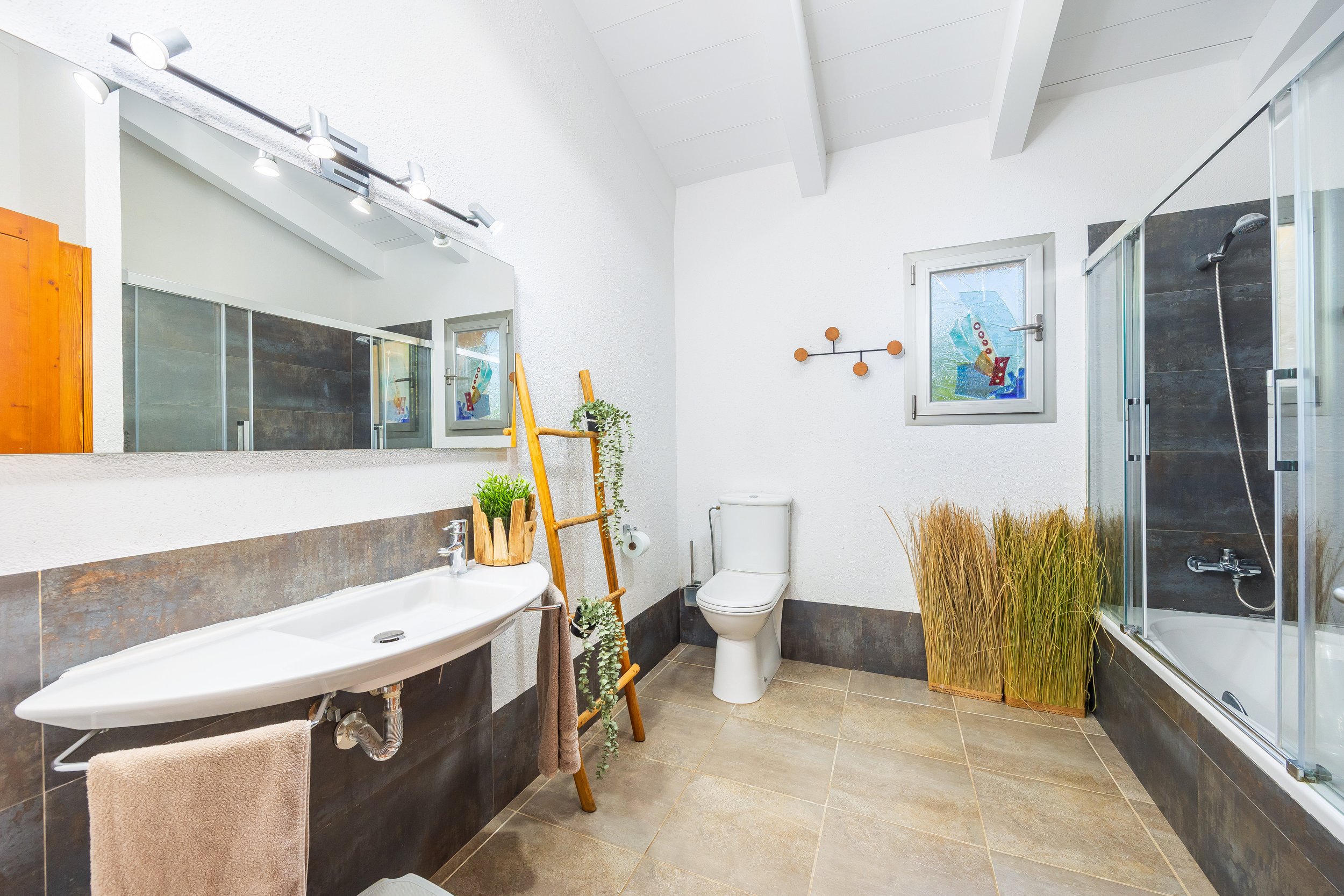 Sa Finca Mallorca family finca interior with spacious rooms and natural light real estate photography