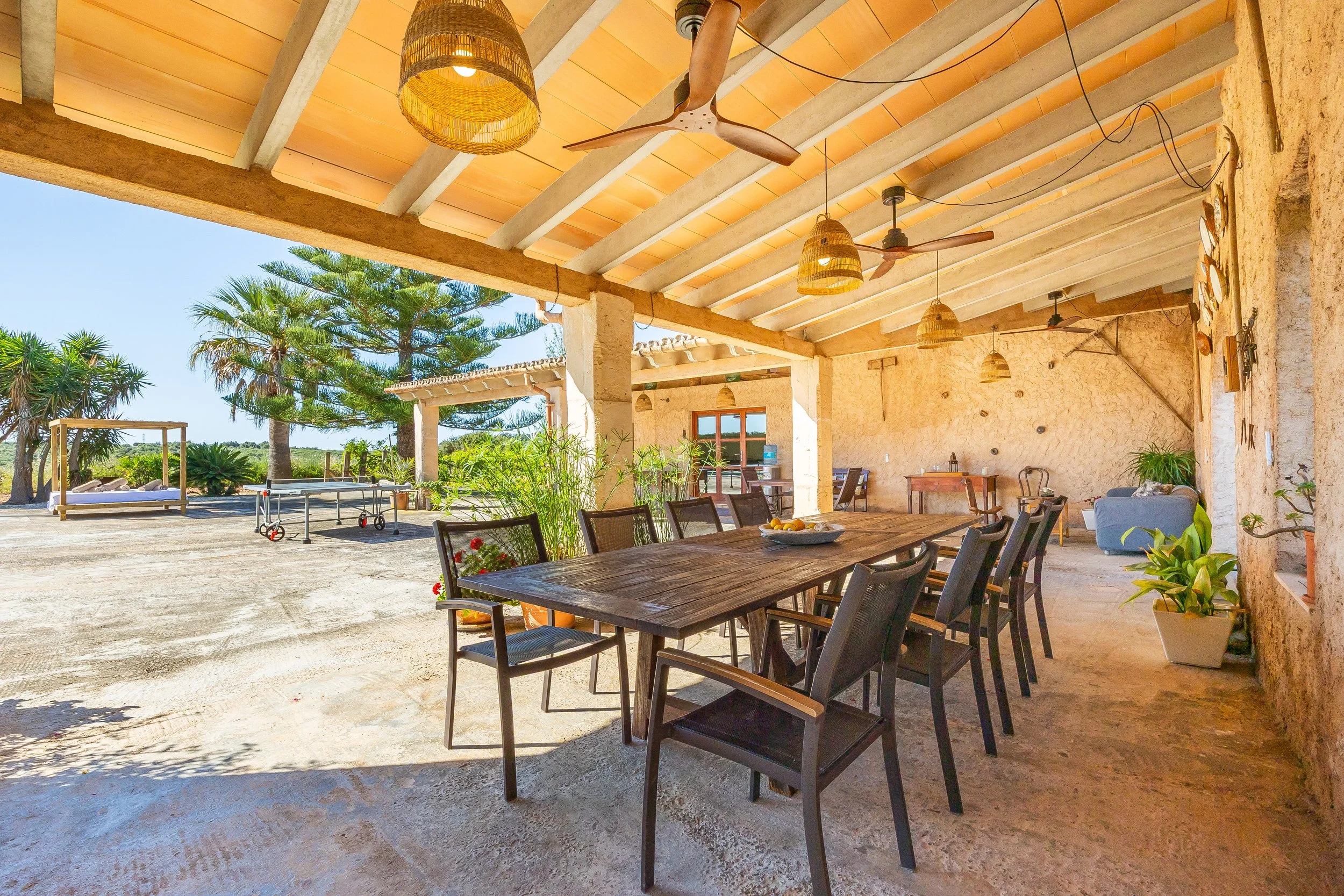 Rural house with swimming pool and open countryside views real estate photography in Mallorca