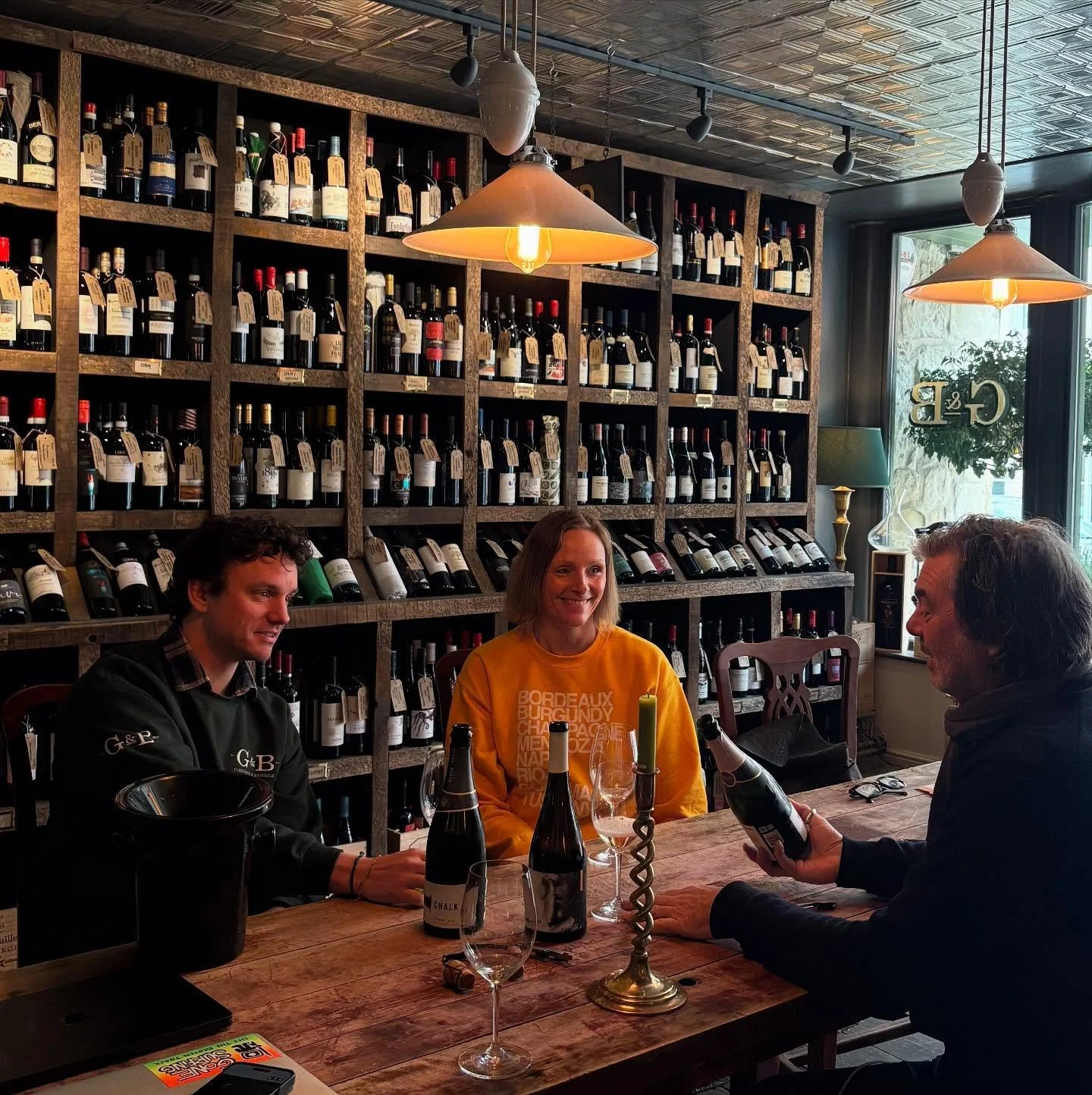 A fun hour spent with good friends @gardnerandbeedle tasting @blackchalkwine for a local wine list 🥂

I especially loved the Black Chalk Classic 2022, so elegant and fruit forward - you could really taste the sunshine of that beautiful, hot English 