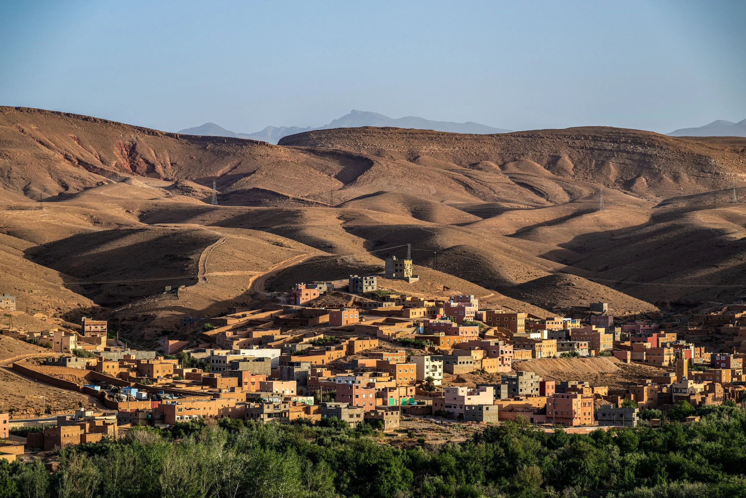 Little town in al landscape on the edge of the Sahara desserrt.