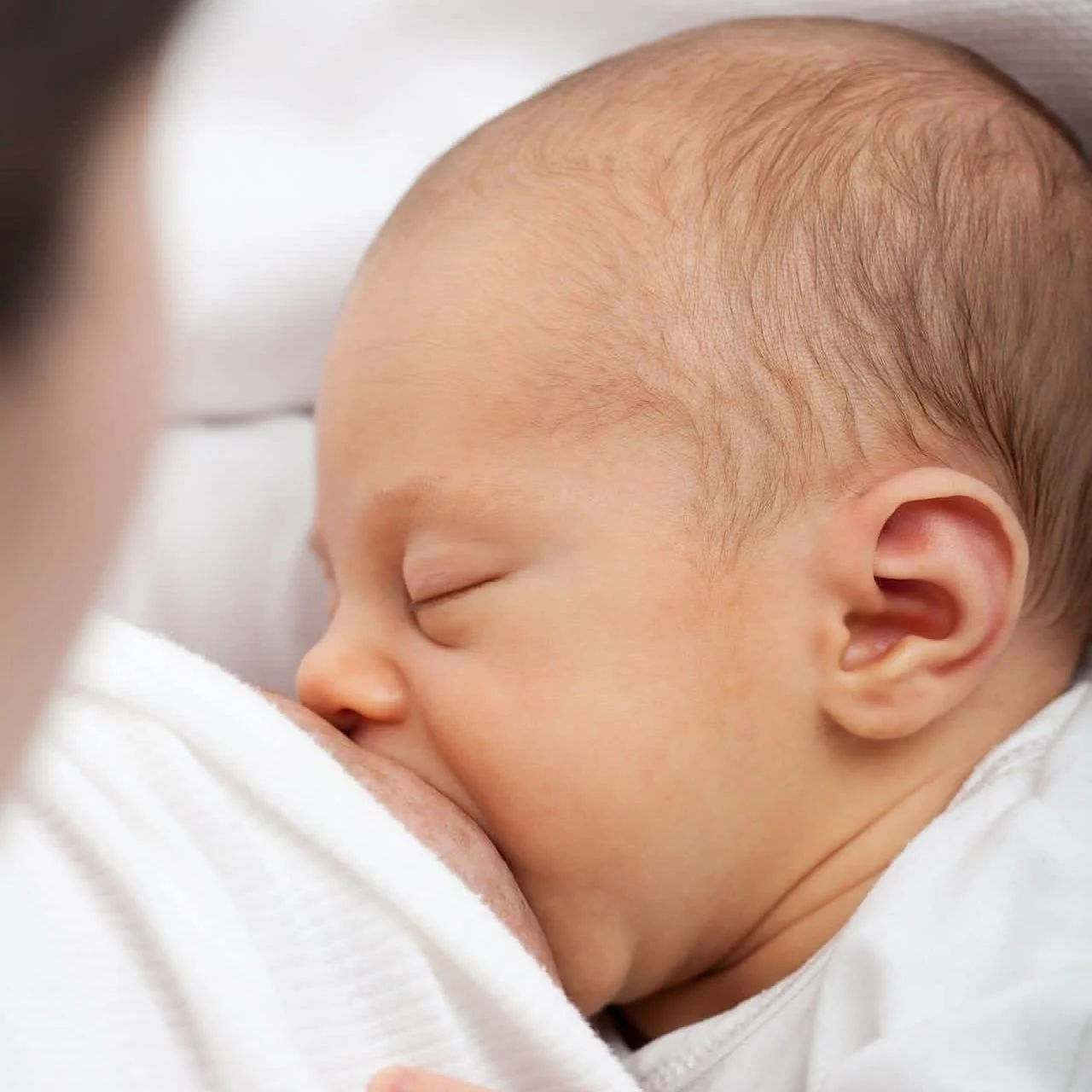 N E  P O R T I O N  K O L O S T R U M🤱🏼

Kolostrum, auch als Vormilch oder Erstmilch bekannt, ist die erste Milch die dein K&ouml;rper auch schon w&auml;hrend der Schwangerschaft produzieren kann(ca. ab der 20. SSW).🥛

Hierbei handelt es sich um e