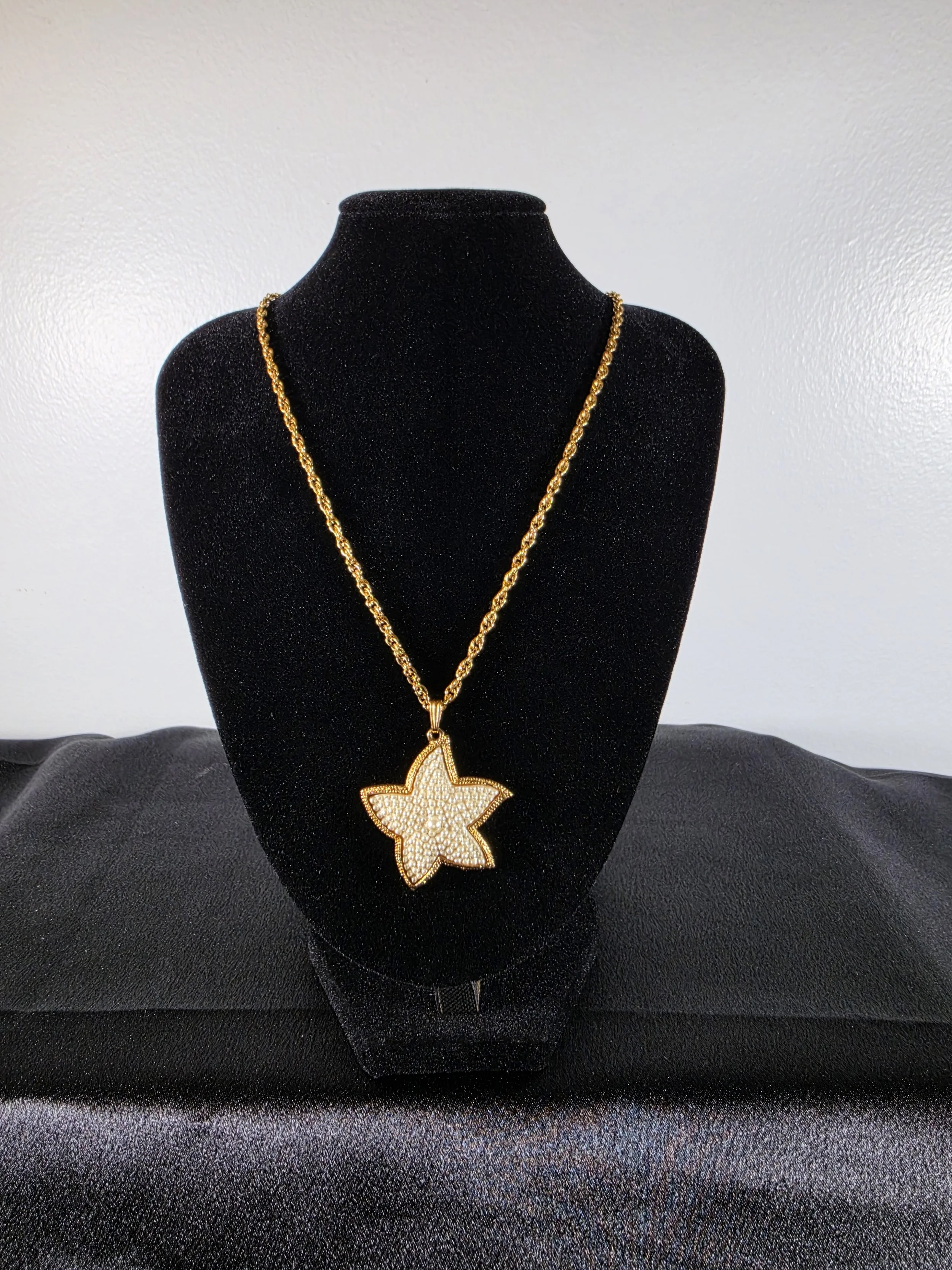 Vintage Faux Pearl Starfish Pendant Necklace