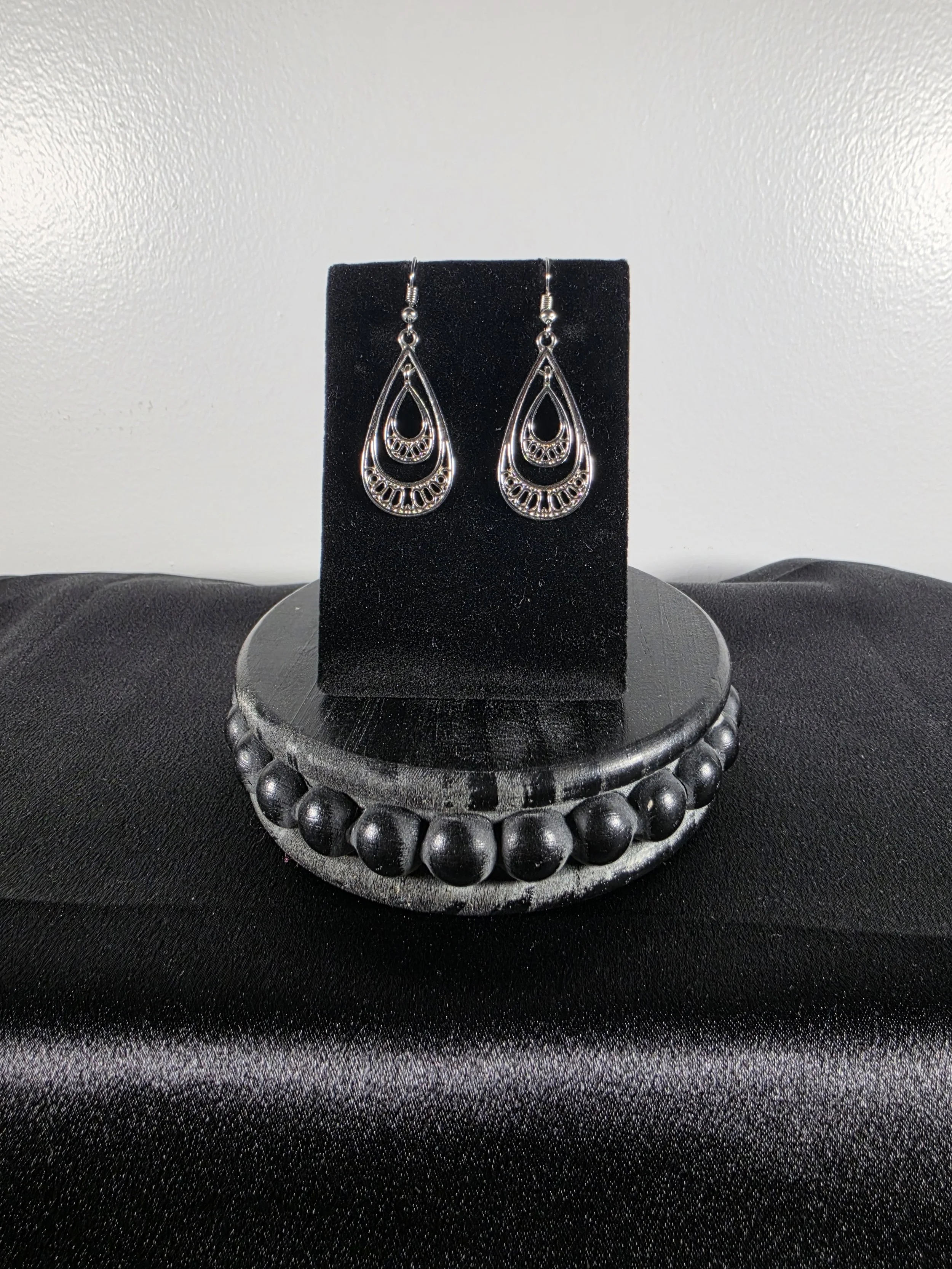Silver Tone Filigree Teardrop Dangle Earrings